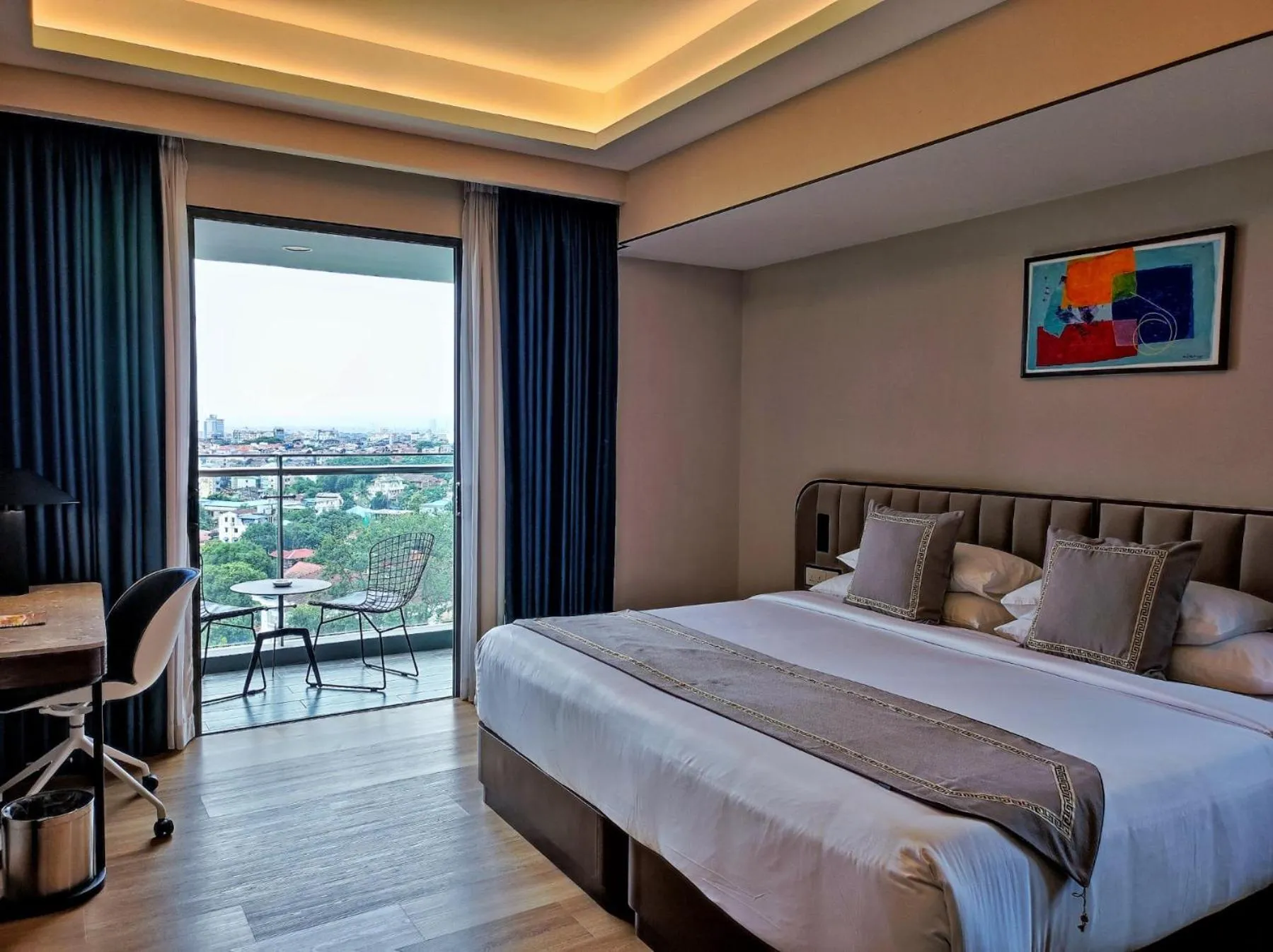 Bed in Sayarsan Hotel Yangon