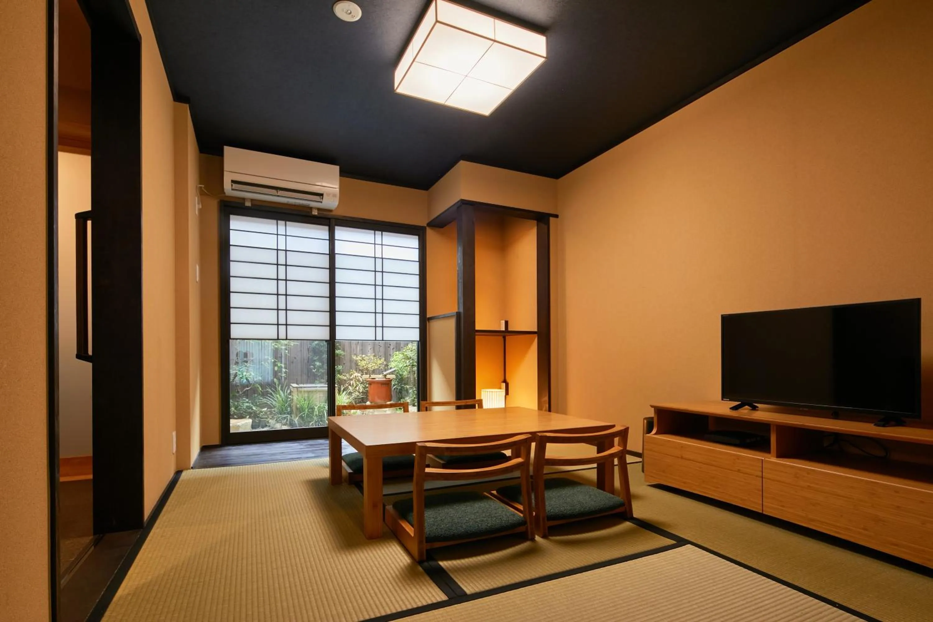 Photo of the whole room in TSUBOMI luxury Inn Shimabara Bettei 3