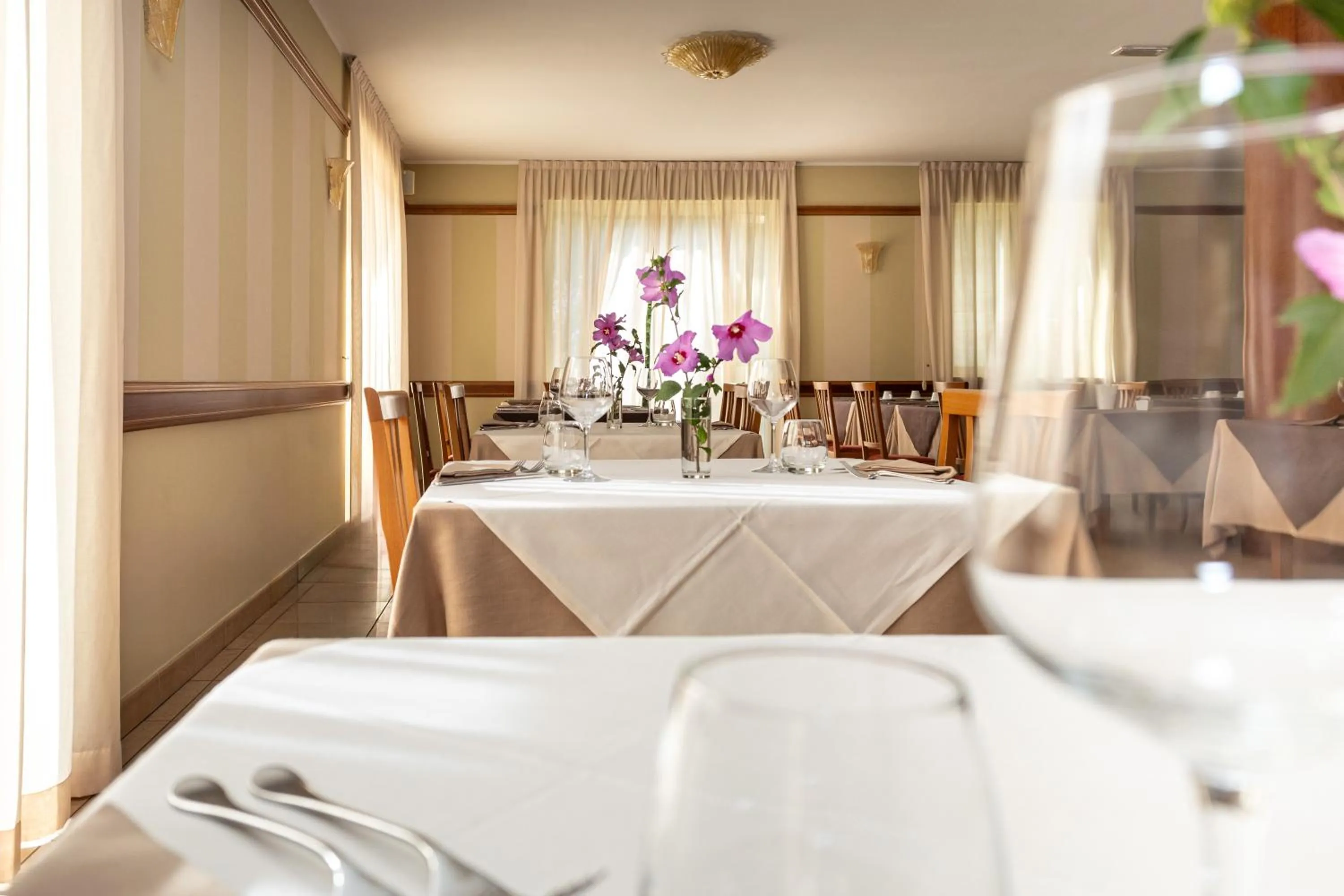 Restaurant/places to eat in Hotel Valentino