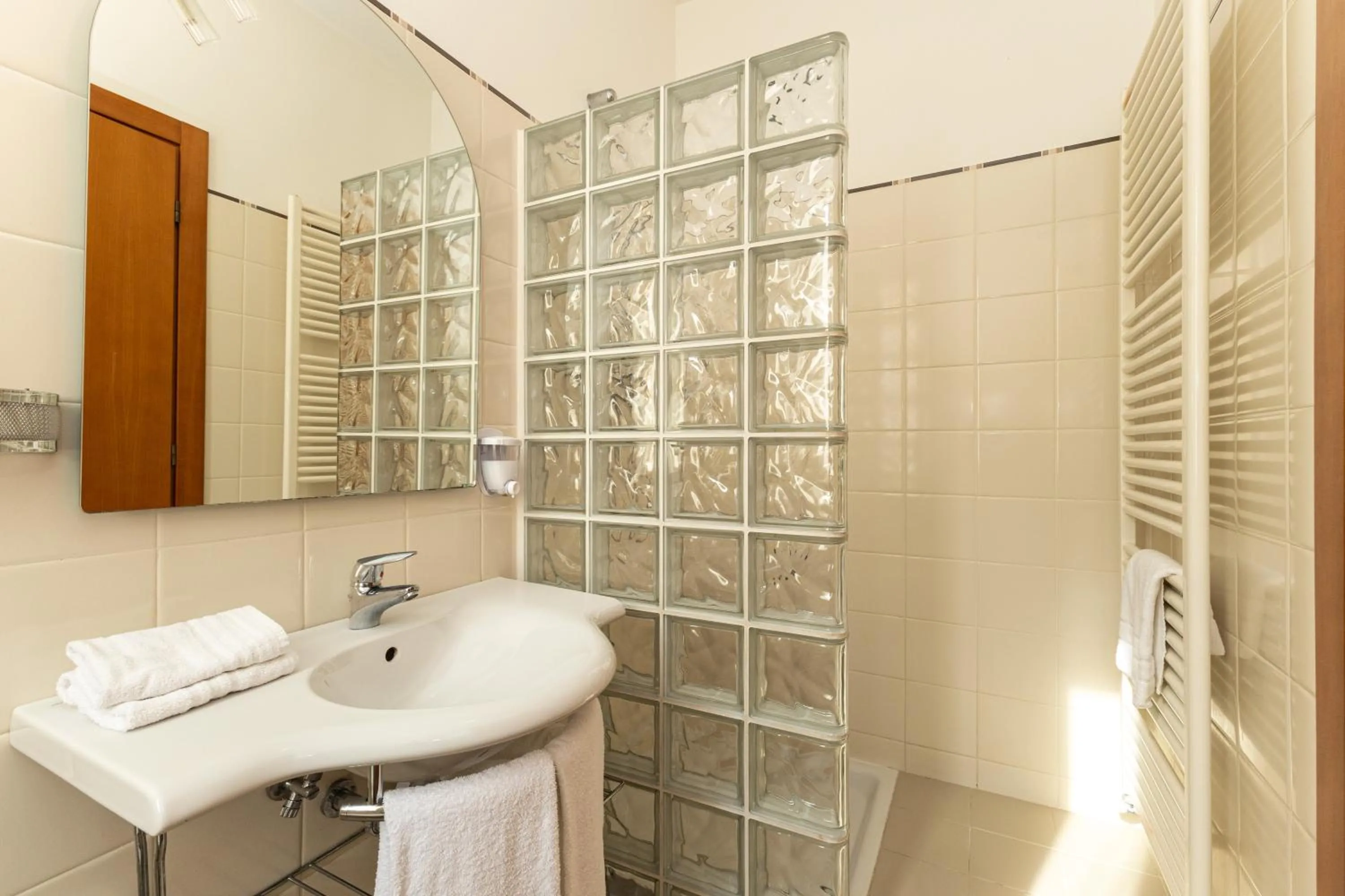 Bathroom in Hotel Valentino