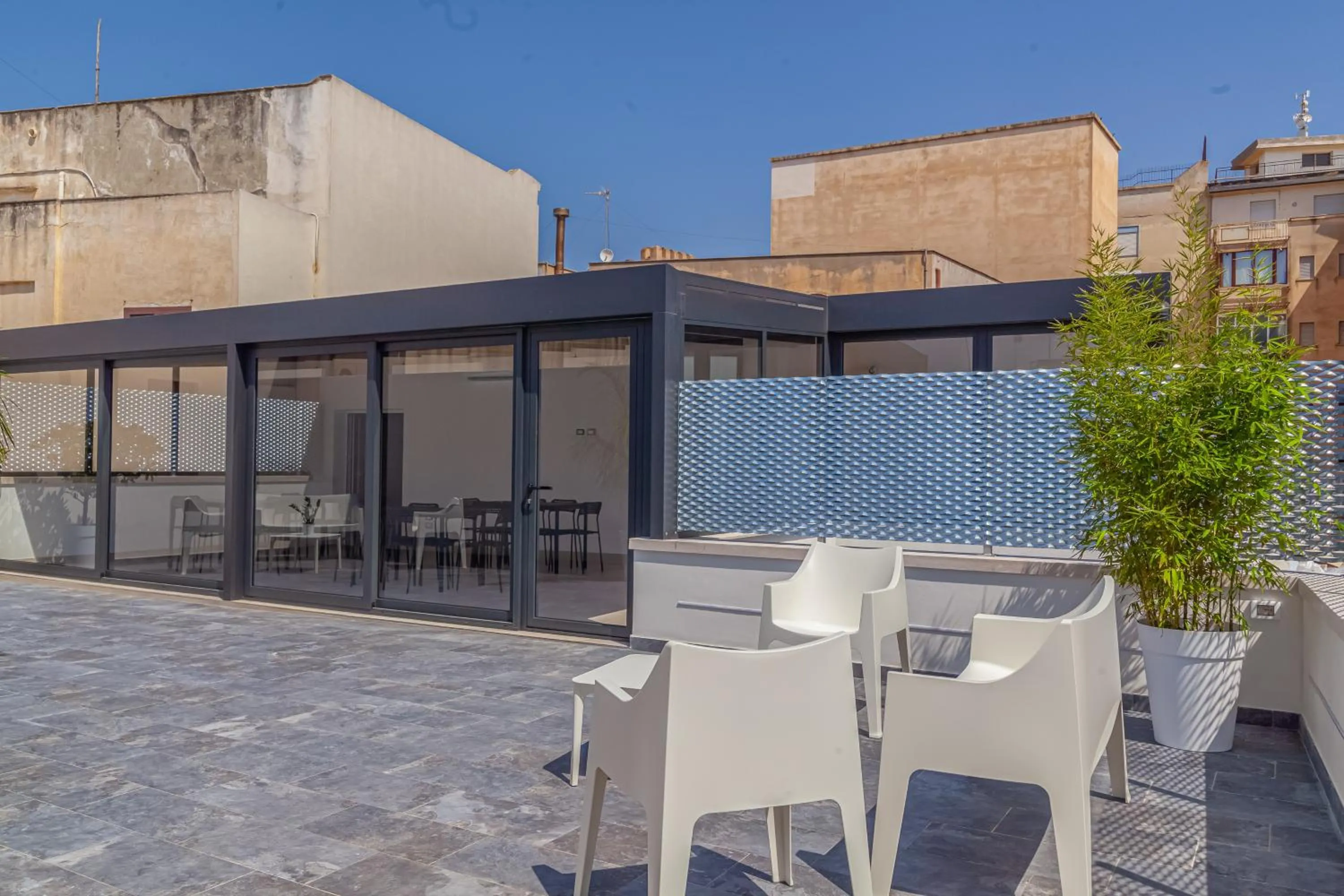 Solarium in Isgrò Rooms