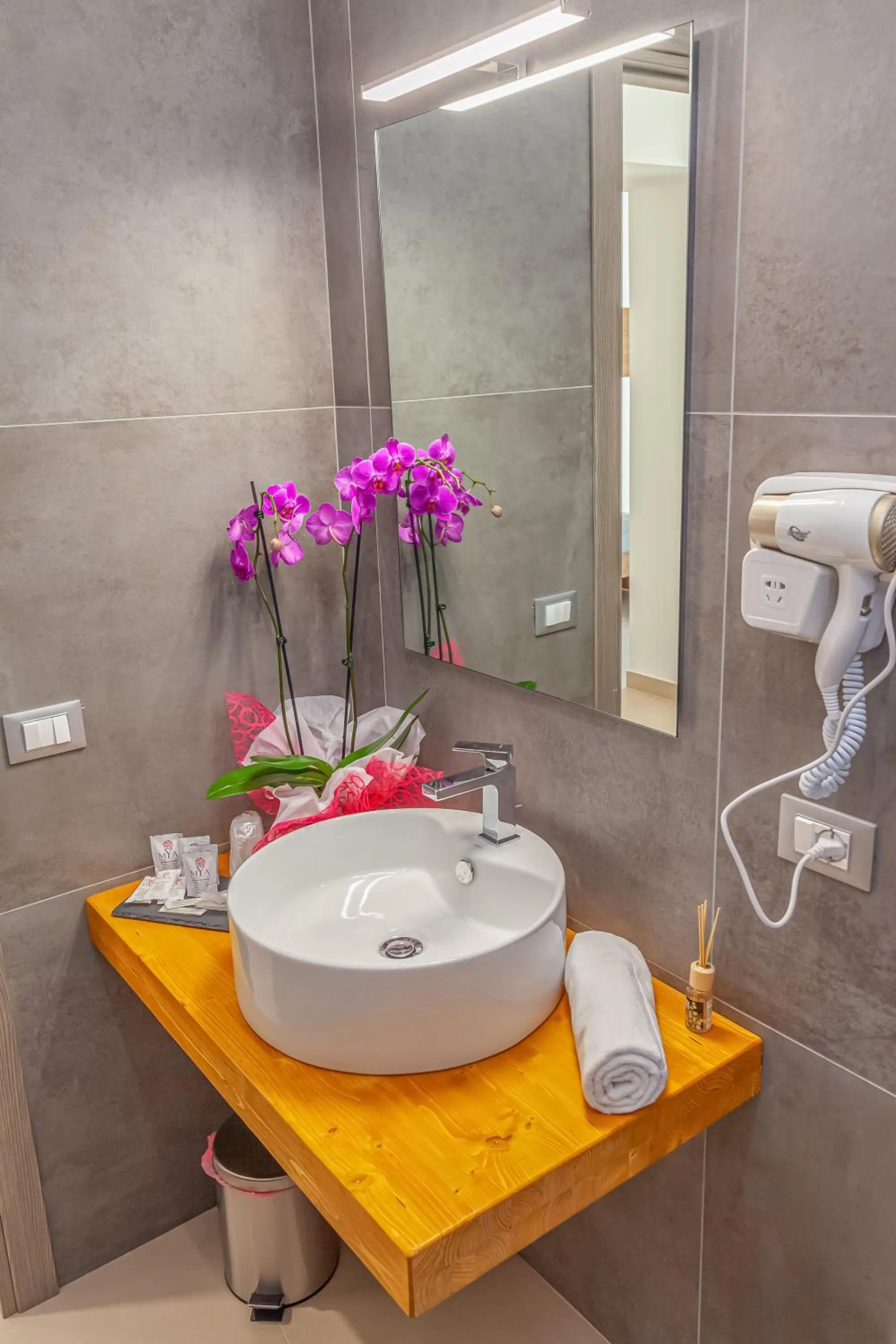 Bathroom in Isgrò Rooms