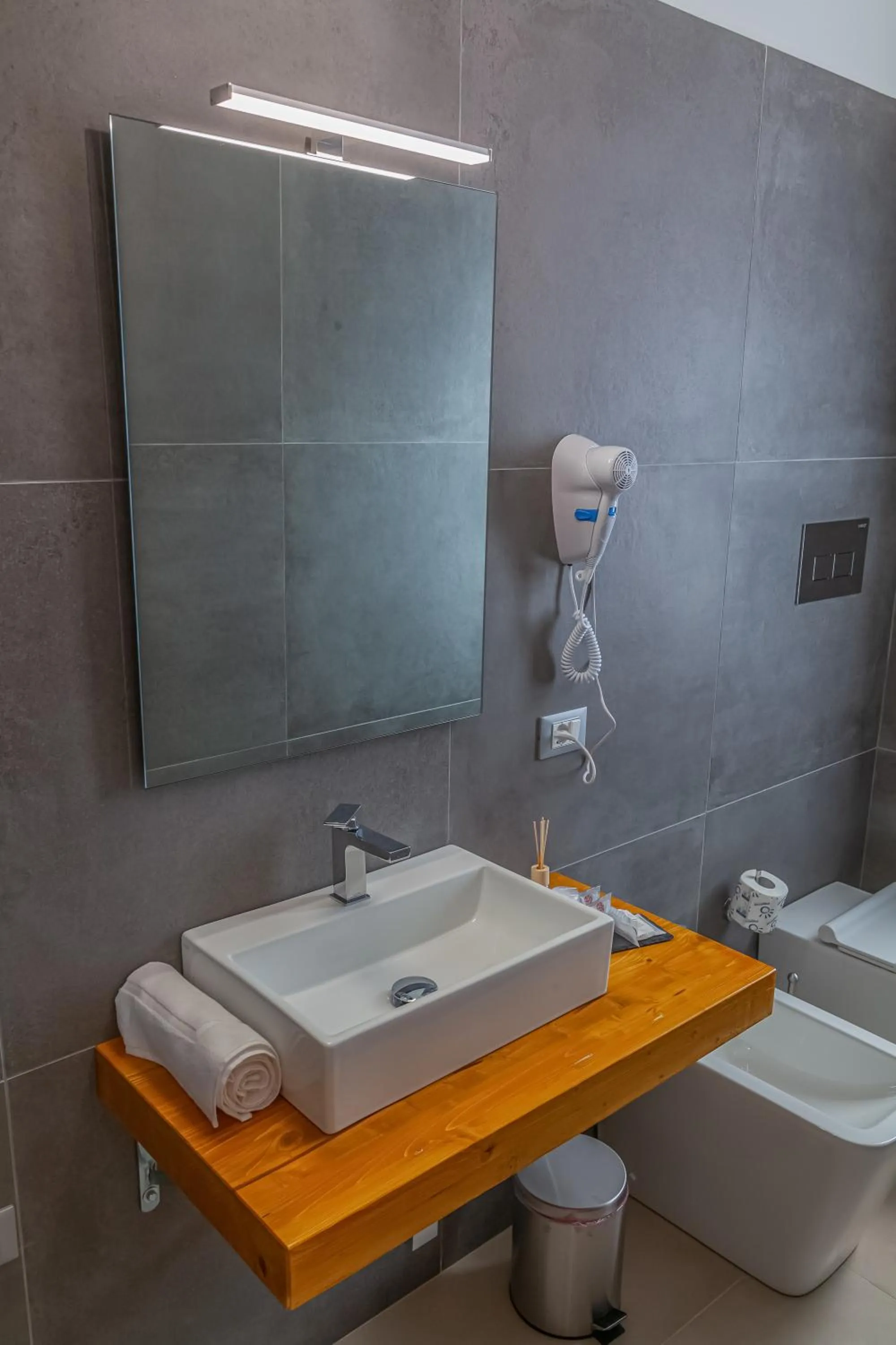 Bathroom in Isgrò Rooms