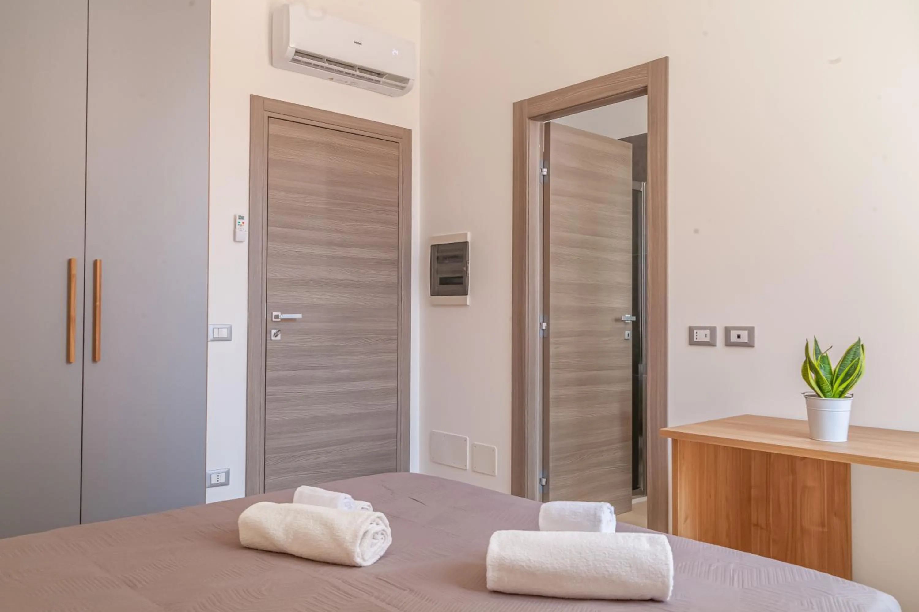 Bedroom, Bed in Isgrò Rooms