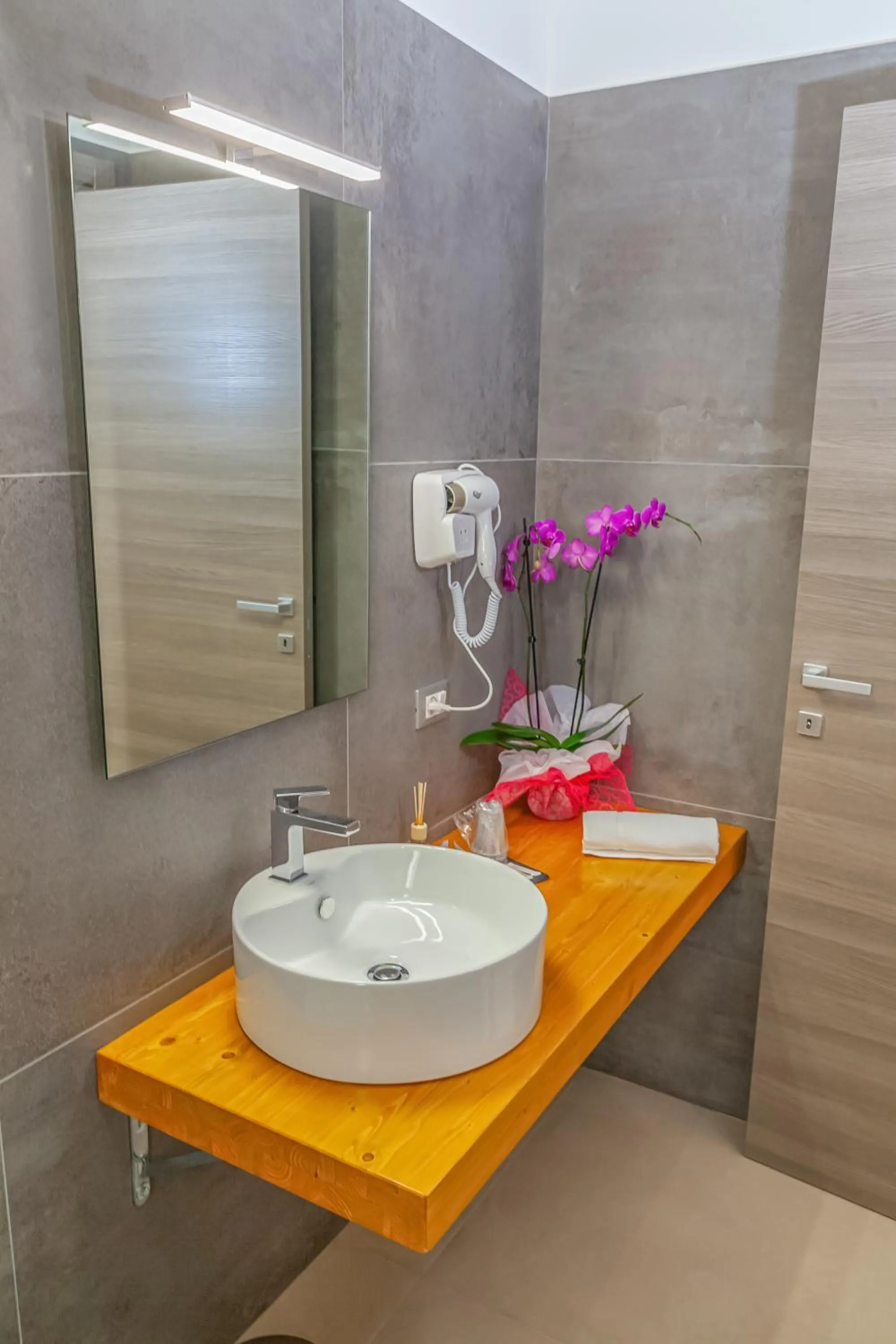 Bathroom in Isgrò Rooms