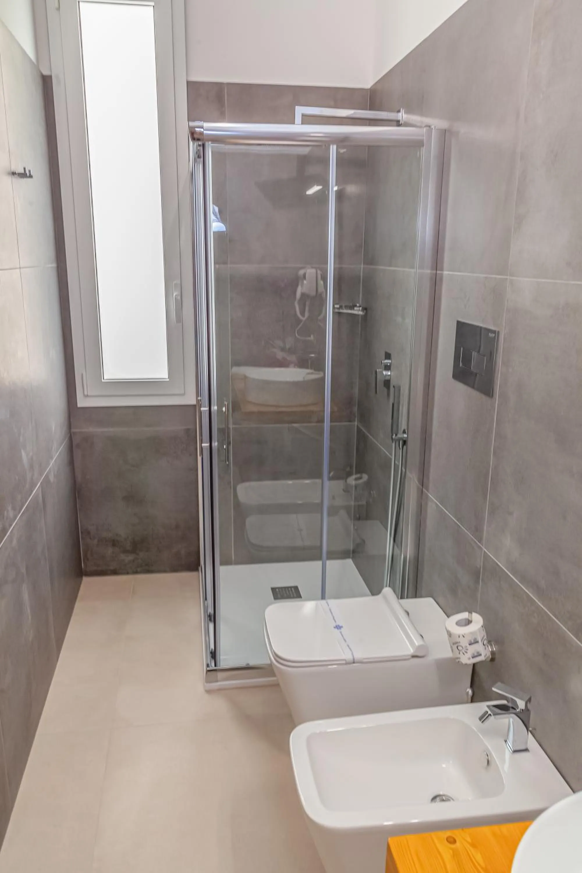 Shower in Isgrò Rooms