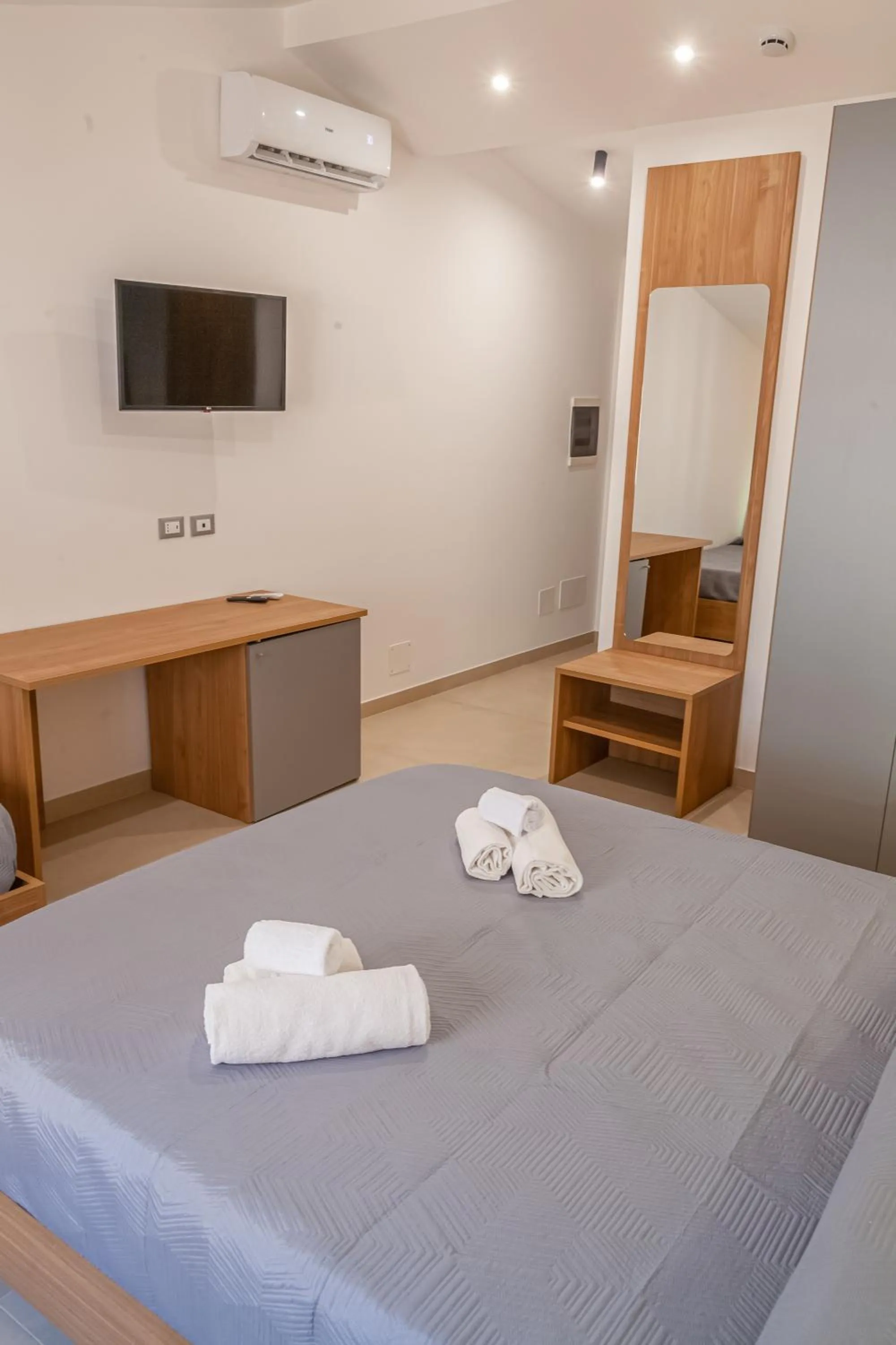 Bedroom, Bed in Isgrò Rooms