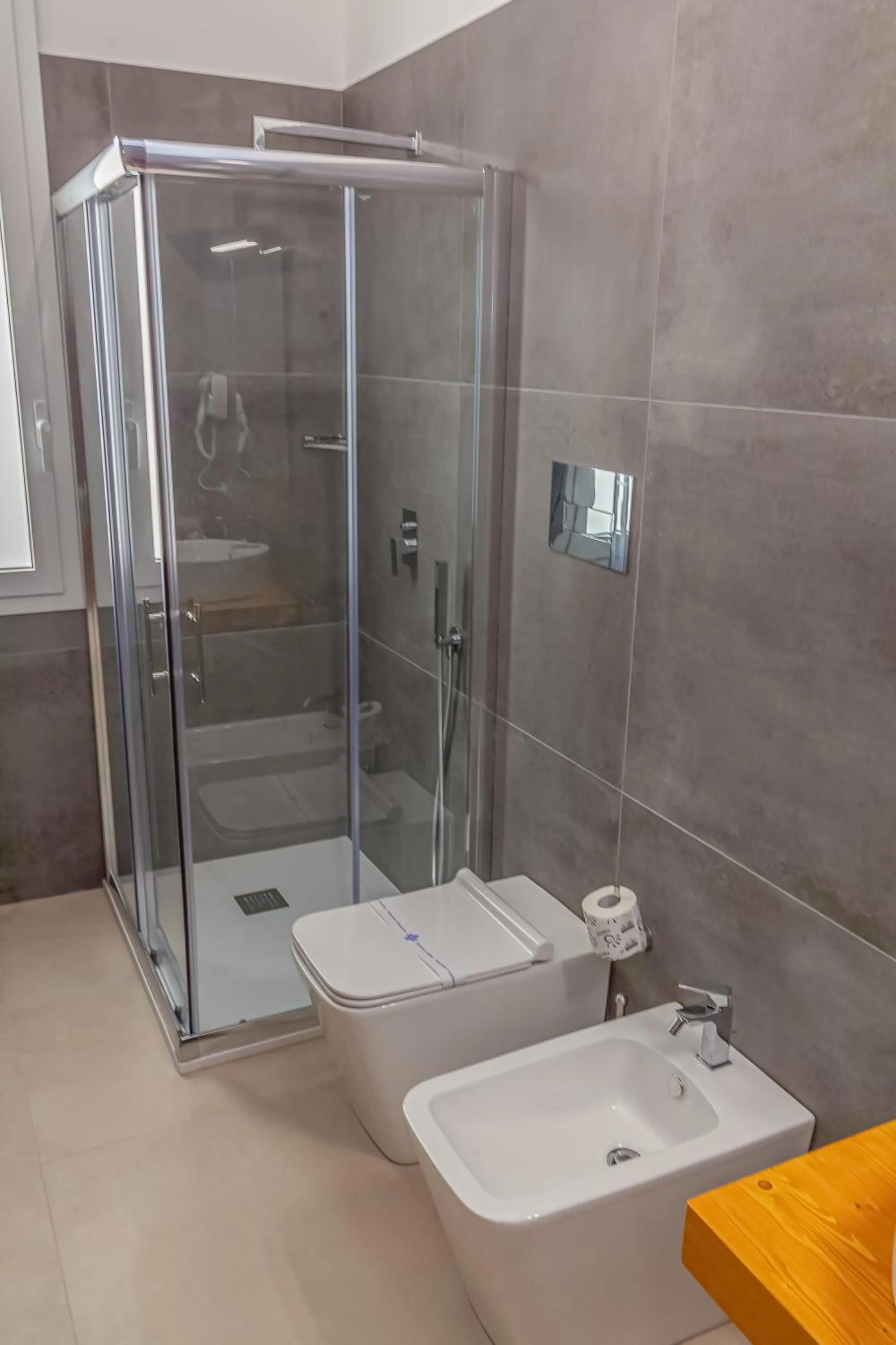 Shower in Isgrò Rooms