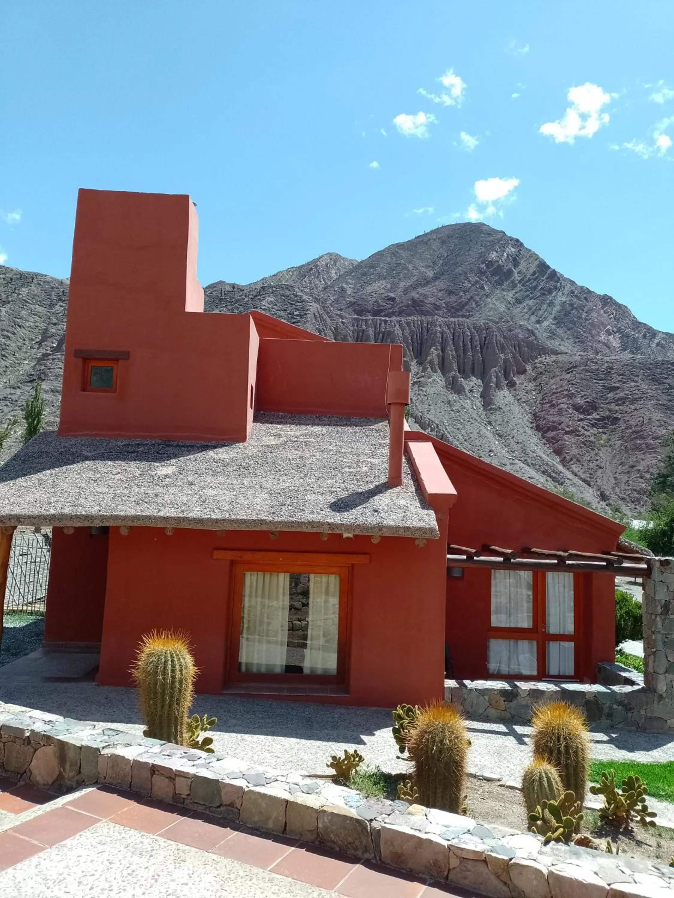 Property building in El Refugio de Coquena