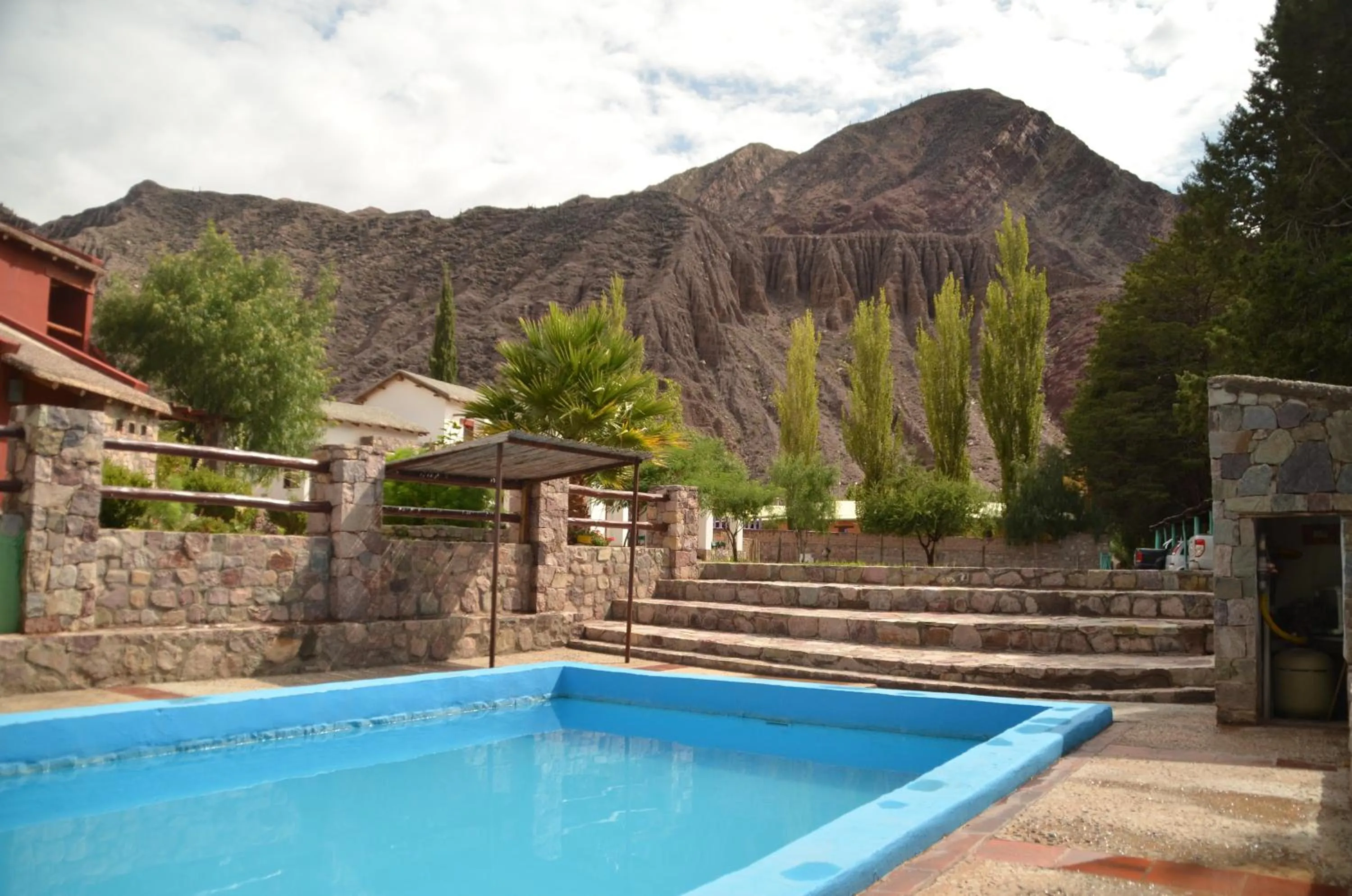 Pool view in El Refugio de Coquena