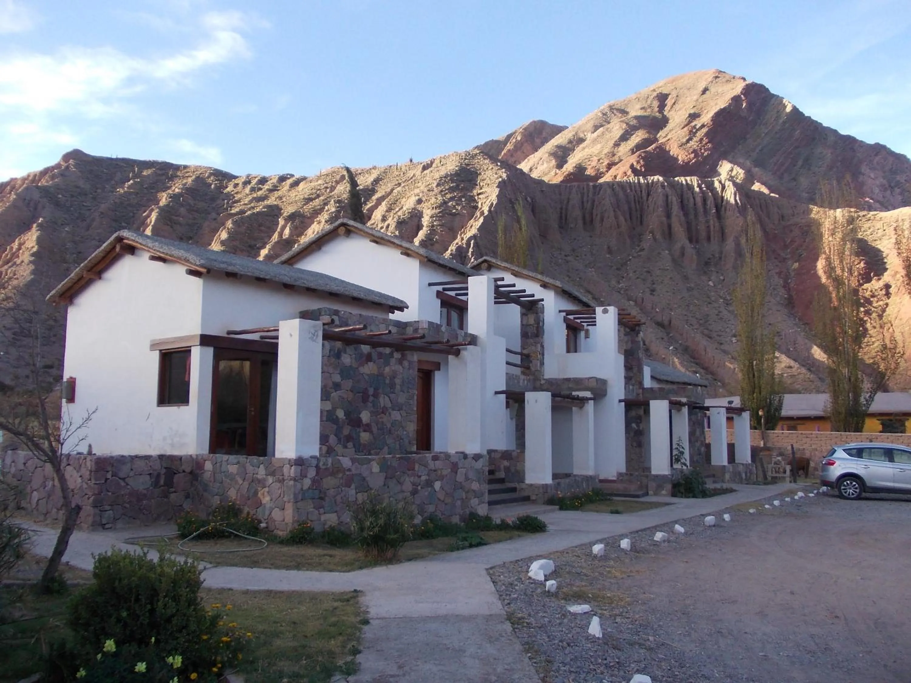 Property building in El Refugio de Coquena