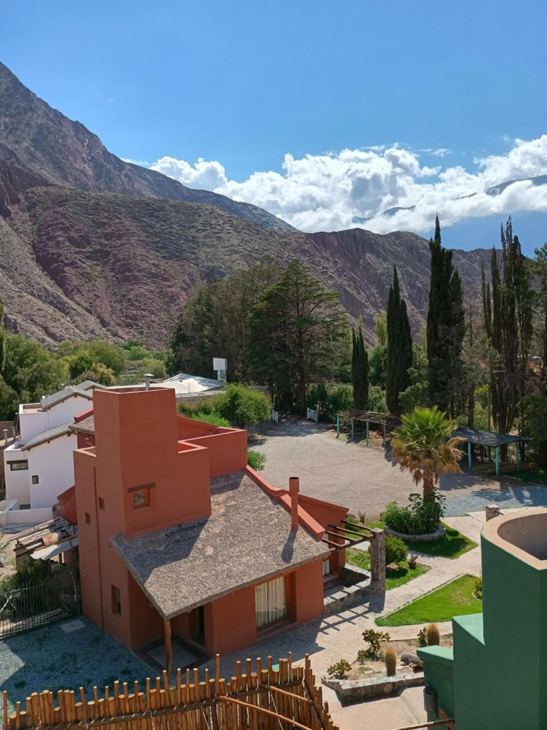 Property building in El Refugio de Coquena