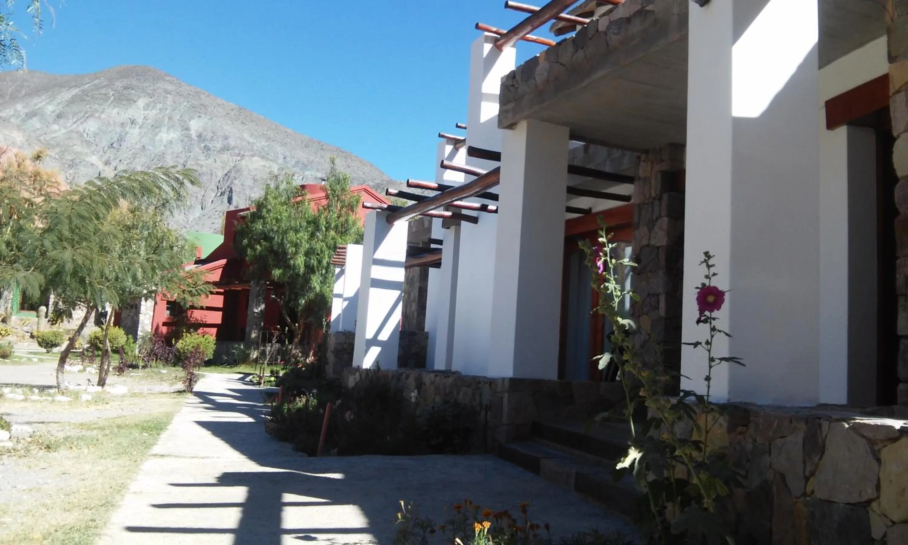 Property building in El Refugio de Coquena