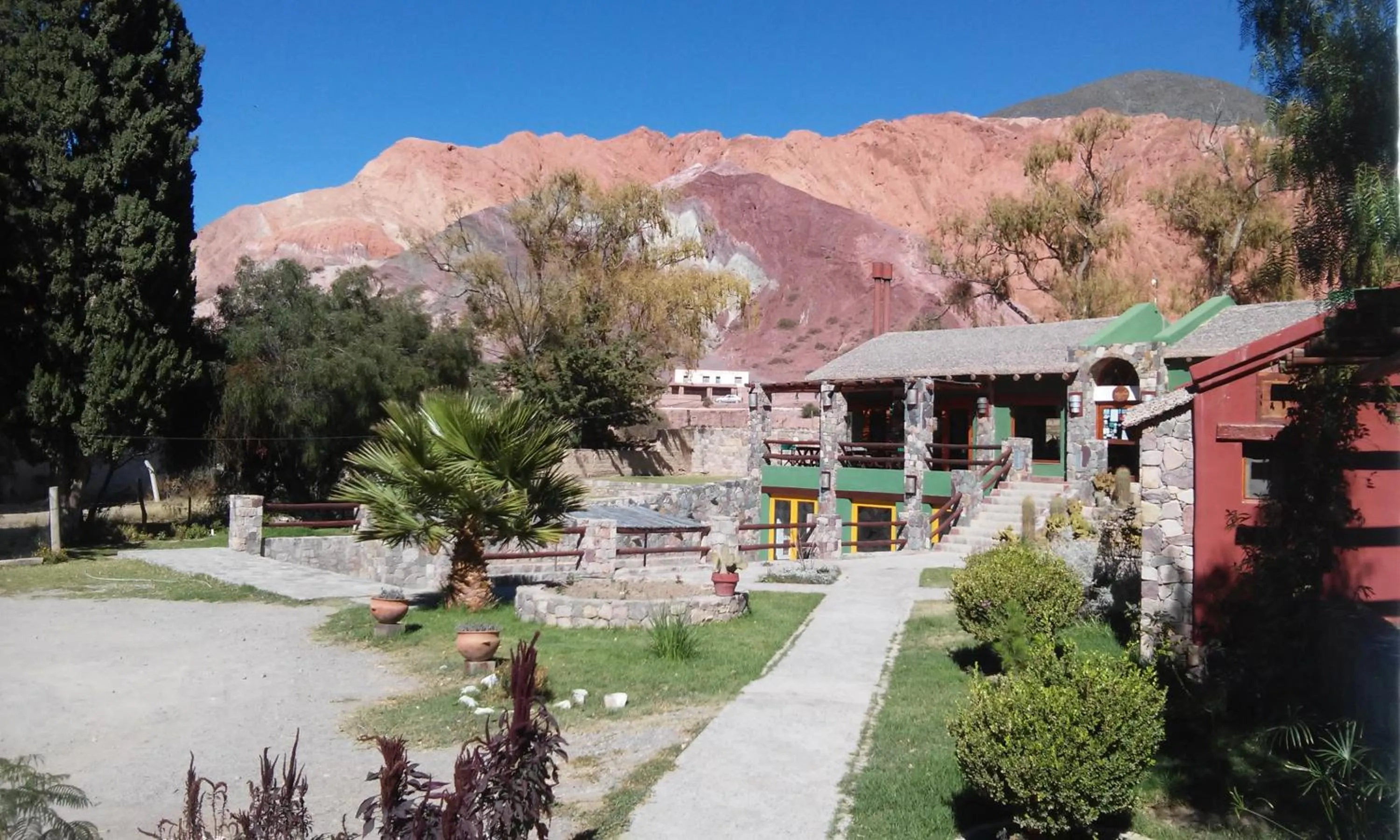 Property building in El Refugio de Coquena