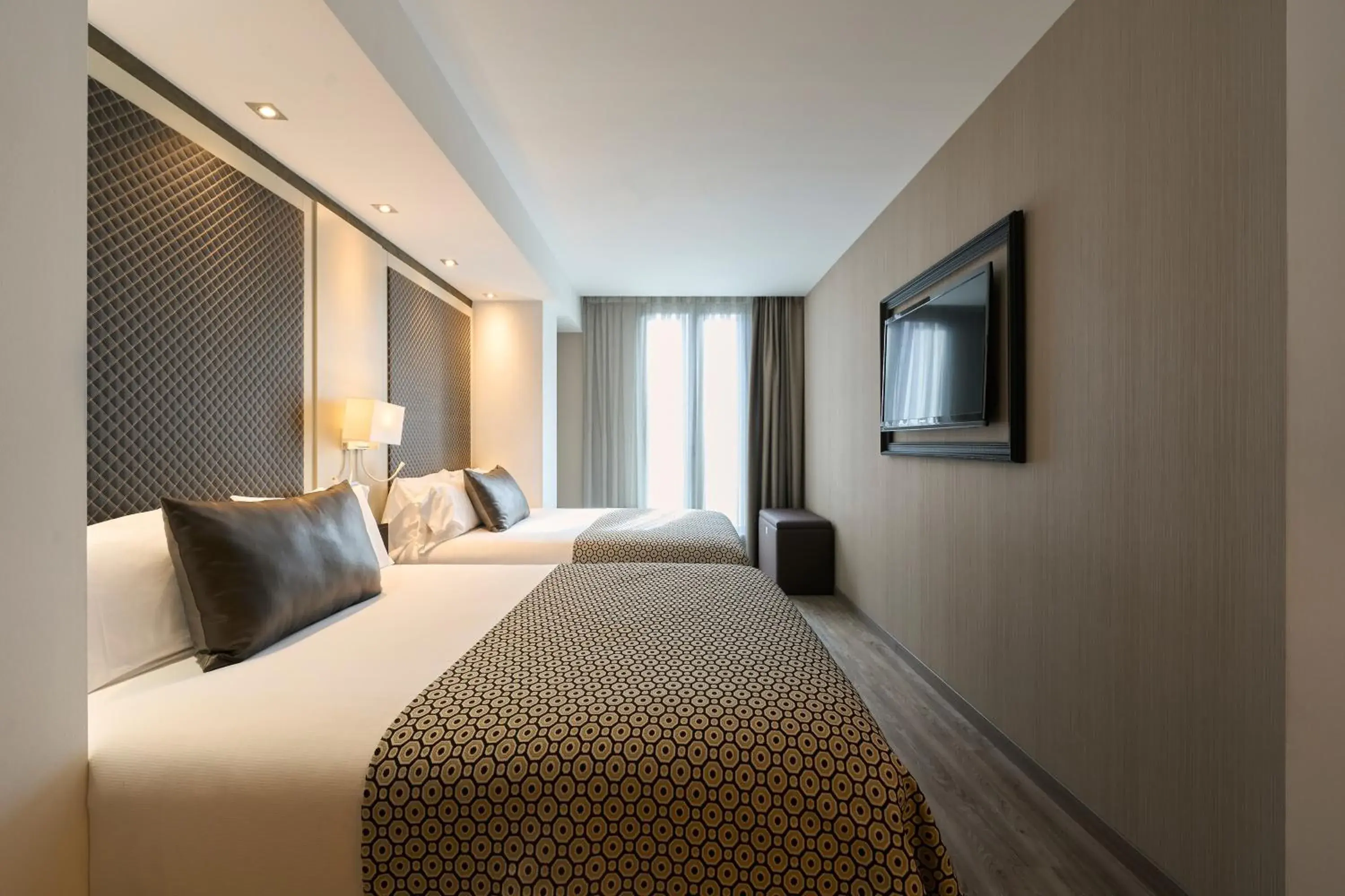 Superior Twin Room in Catalonia Square 4* Sup Superior Twin Room in Catalonia Square 4* Sup