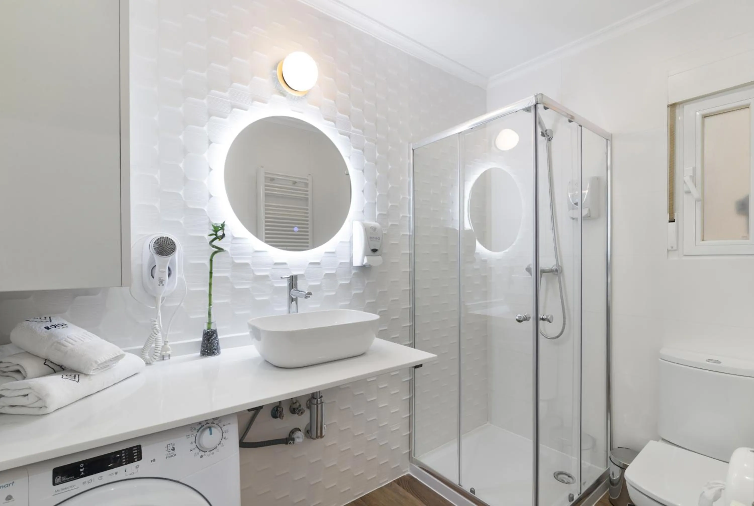 Shower in Roisa Centro