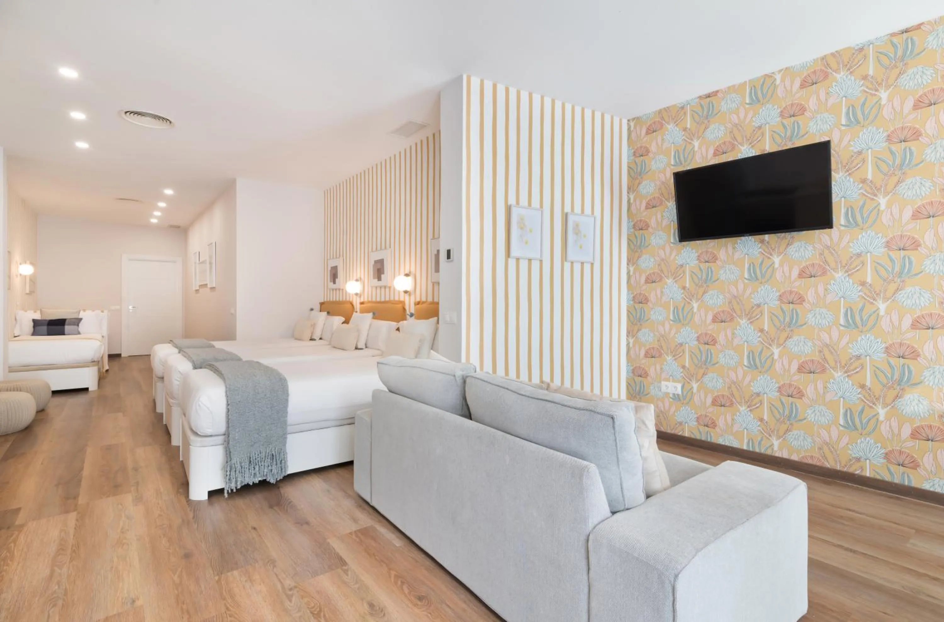 Photo of the whole room, Bed in Roisa Centro