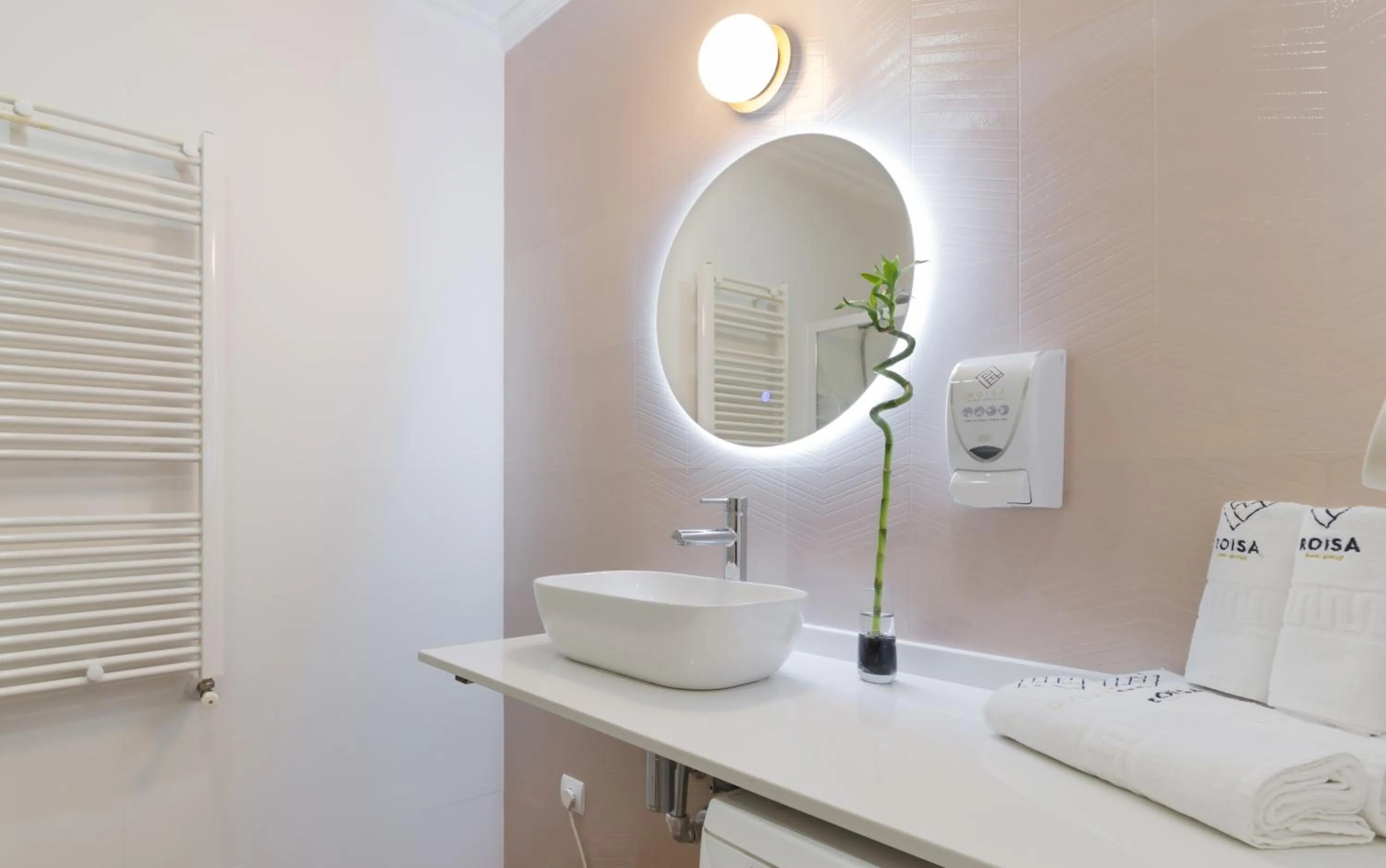 Toilet in Roisa Centro