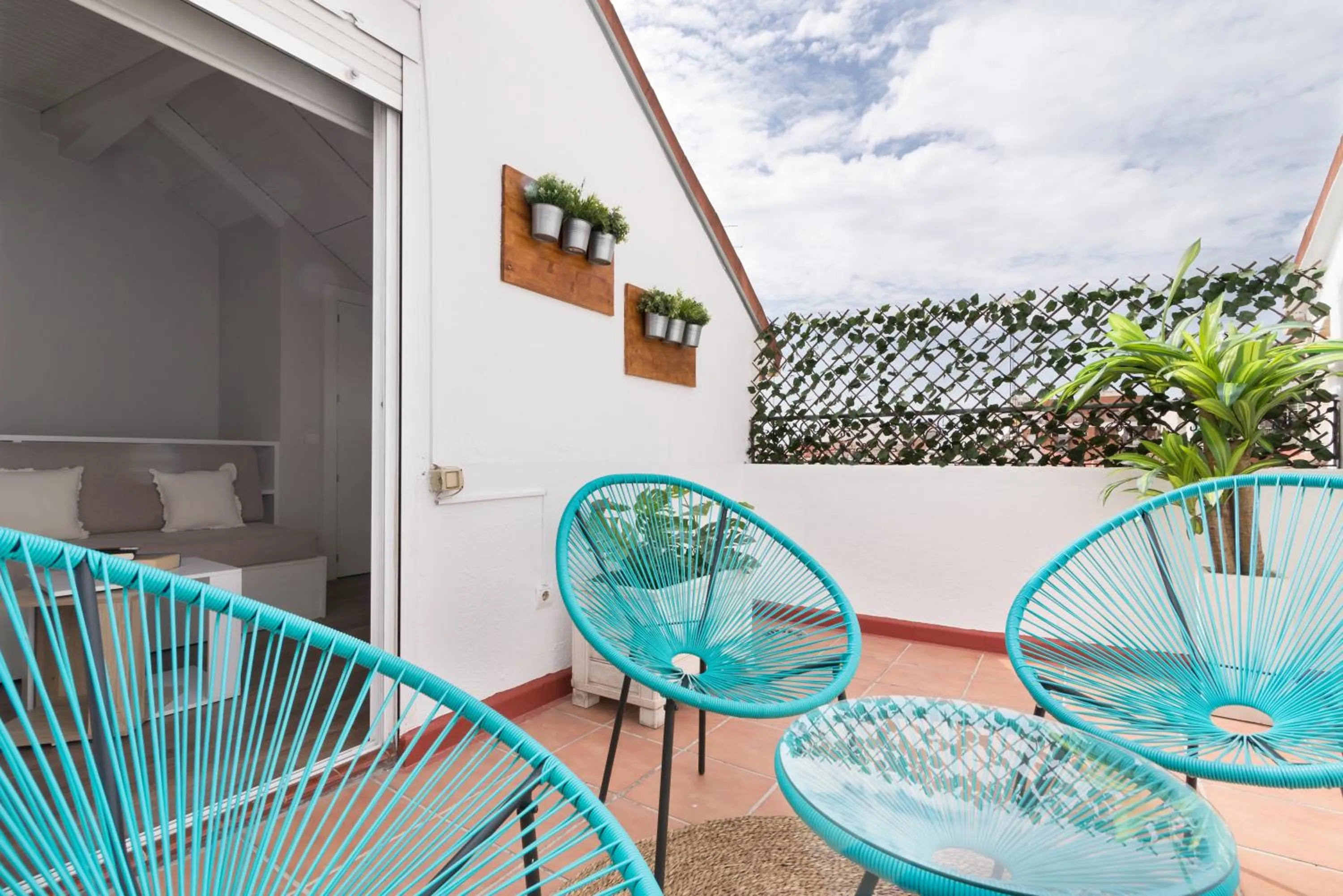 One-Bedroom Duplex- Penthouse  in Roisa Centro