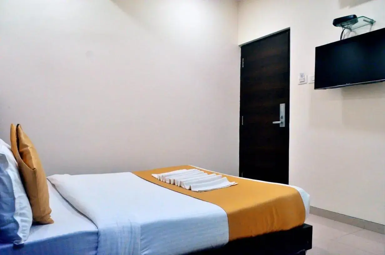 Single Room with Bathroom in THE BEST HOTEL MUMBAI Single Room with Bathroom in THE BEST HOTEL MUMBAI