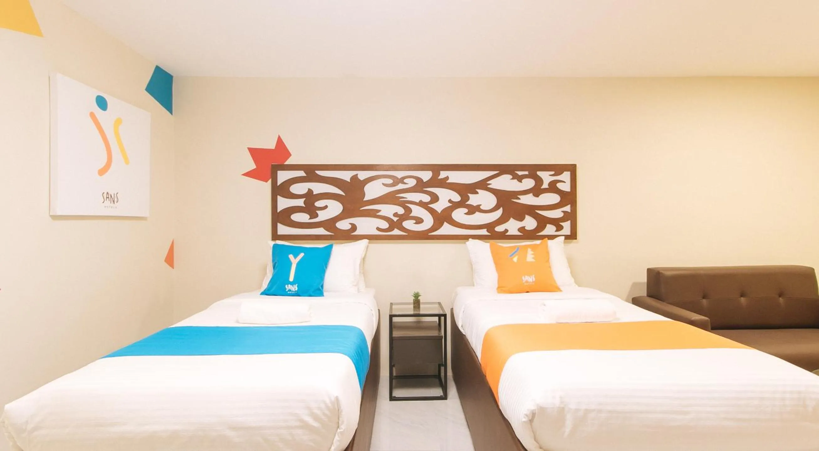 Twin Room in Algers Suites Marikina