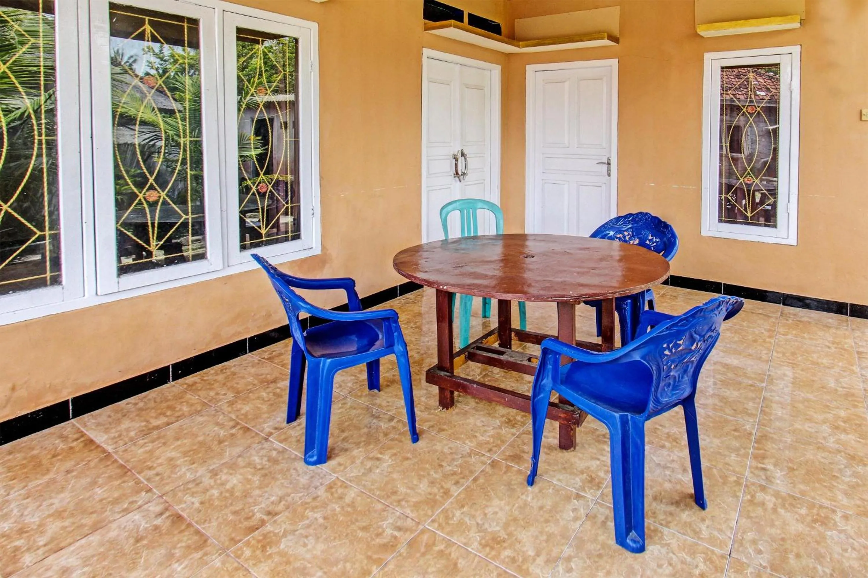 Lobby or reception in Hotel O Zahira Homestay Near Ekas Surf School and Service