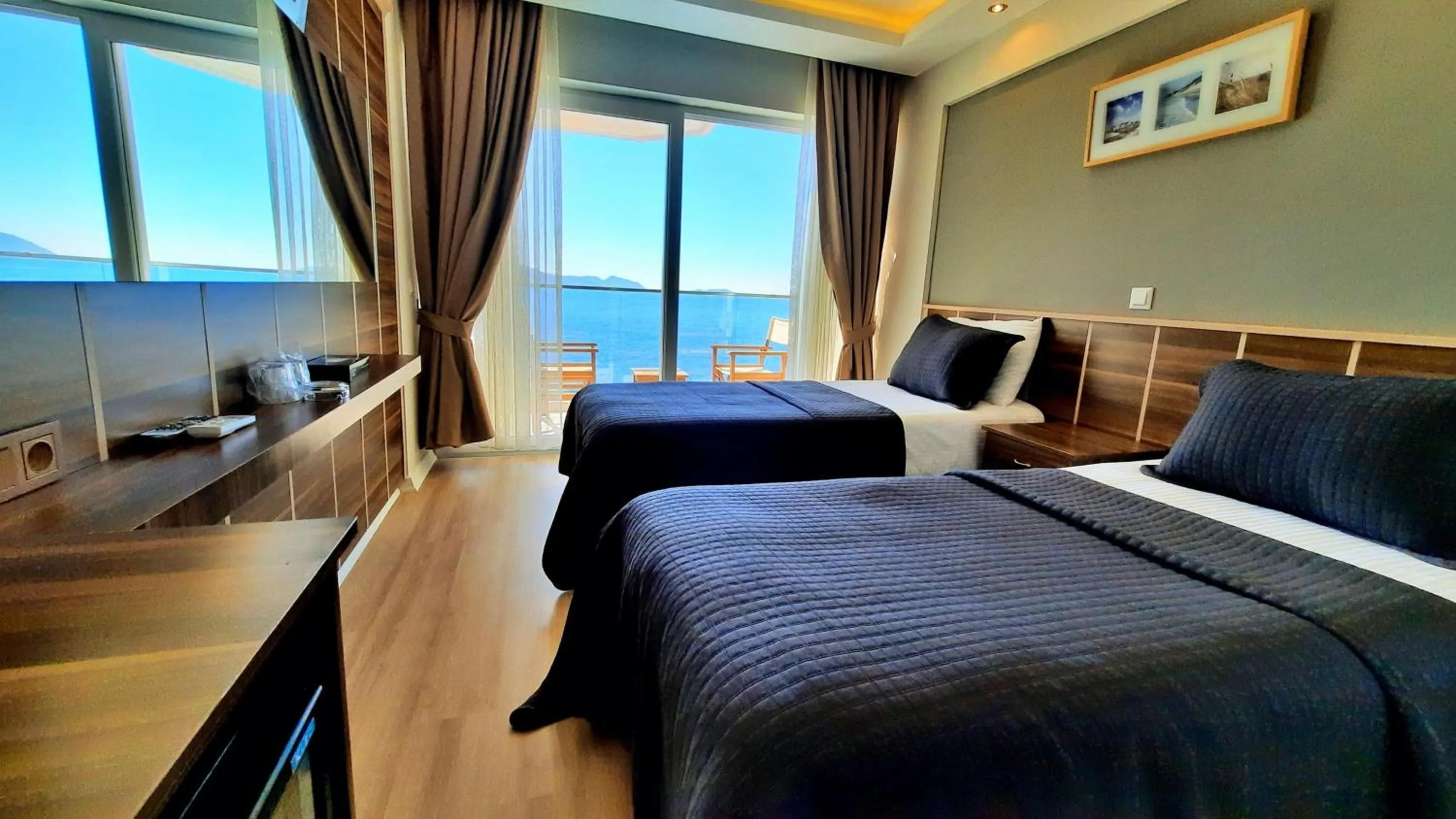 Photo of the whole room, Bed in Aquarius Hotel