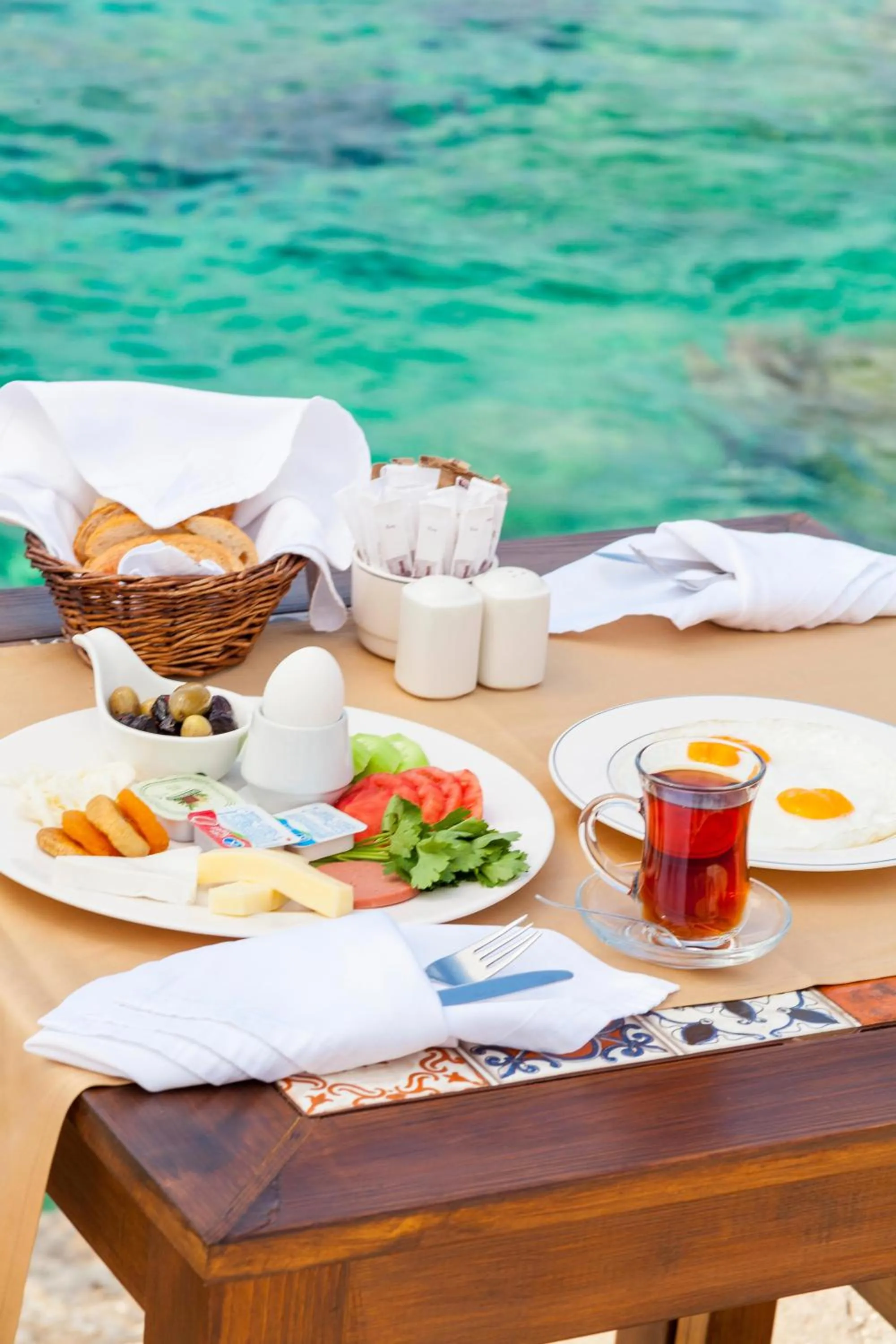 Restaurant/places to eat in Aquarius Hotel