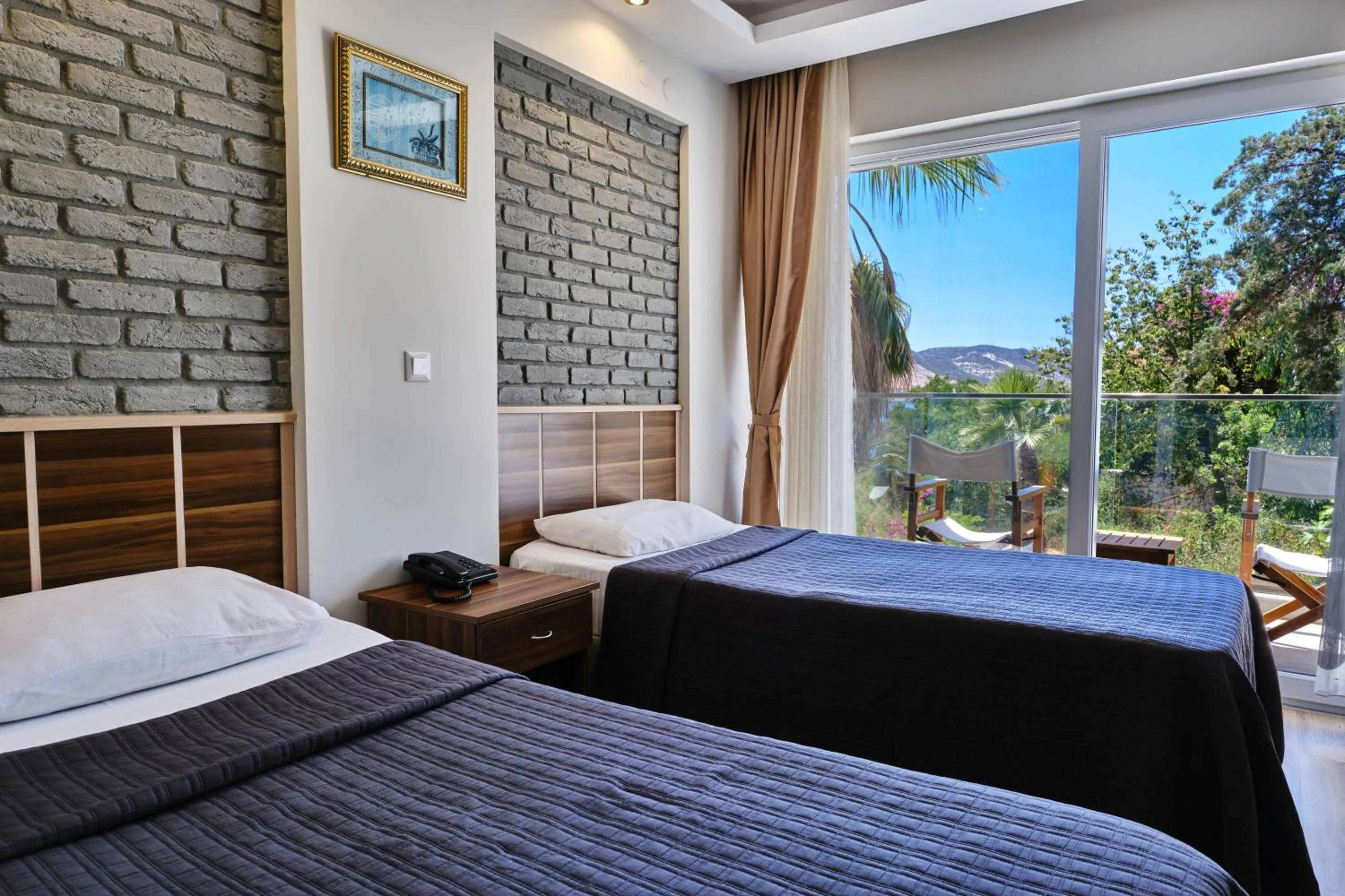 Photo of the whole room, Bed in Aquarius Hotel