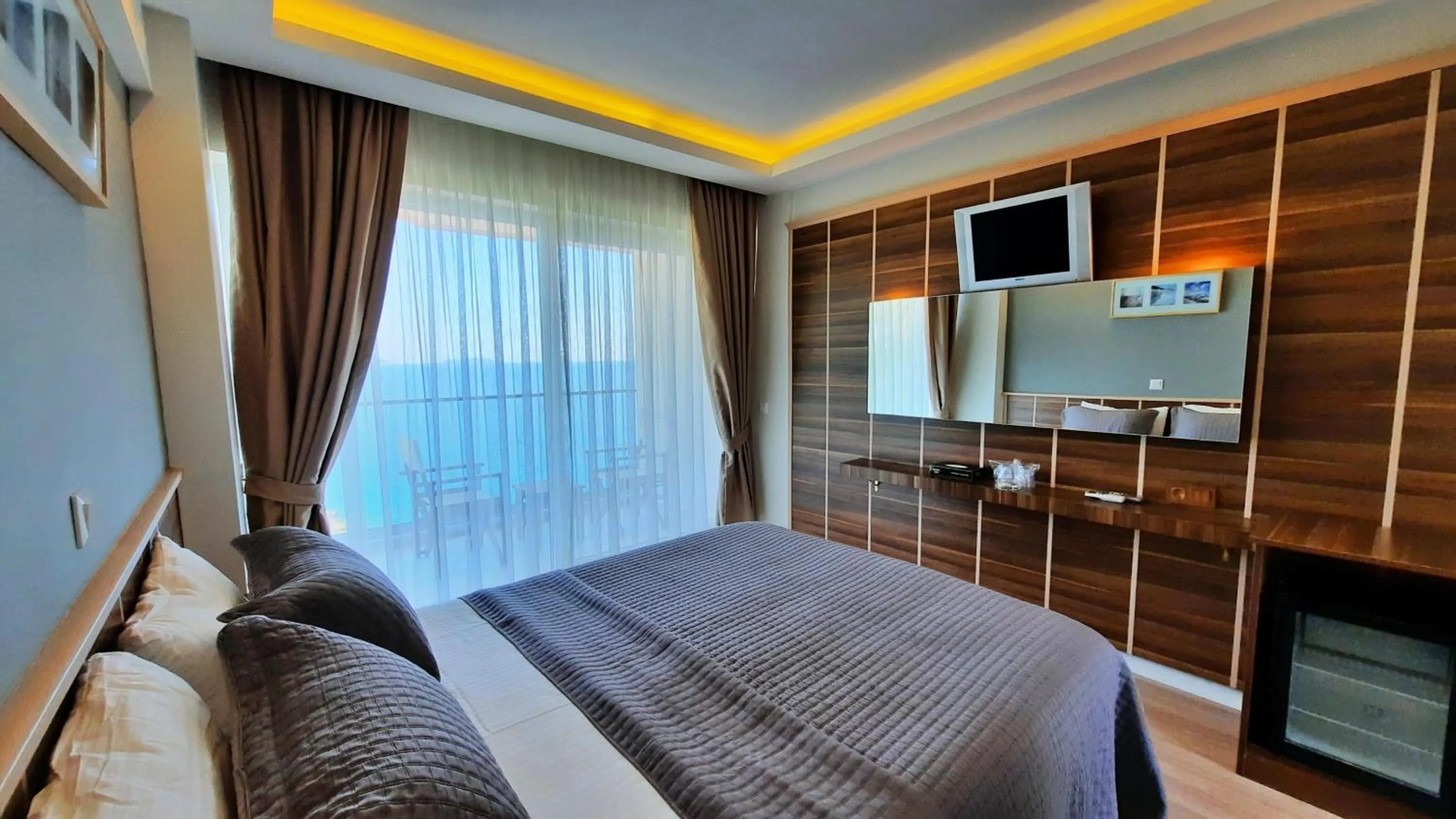 Photo of the whole room, Bed in Aquarius Hotel