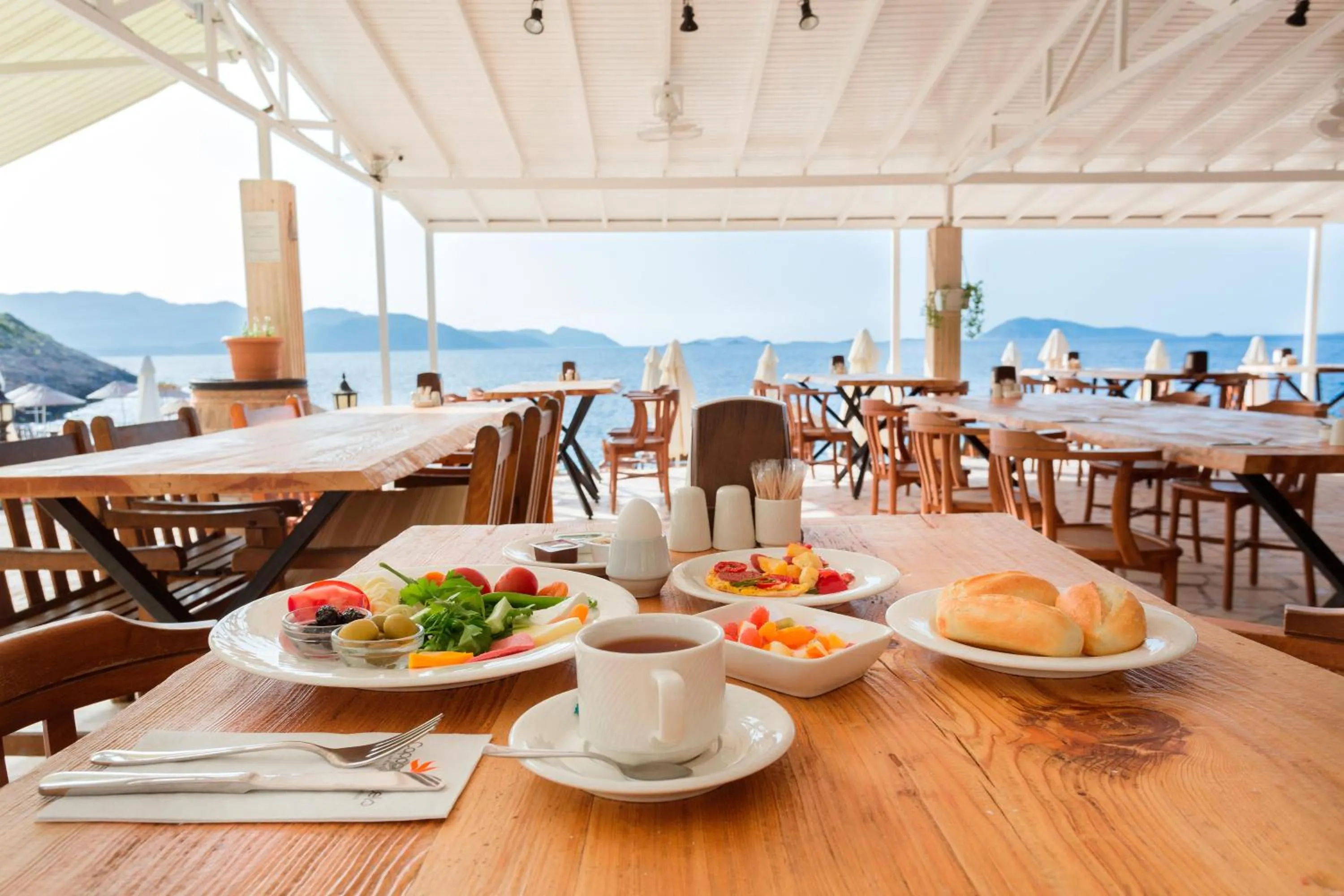 Restaurant/places to eat in Aquarius Hotel