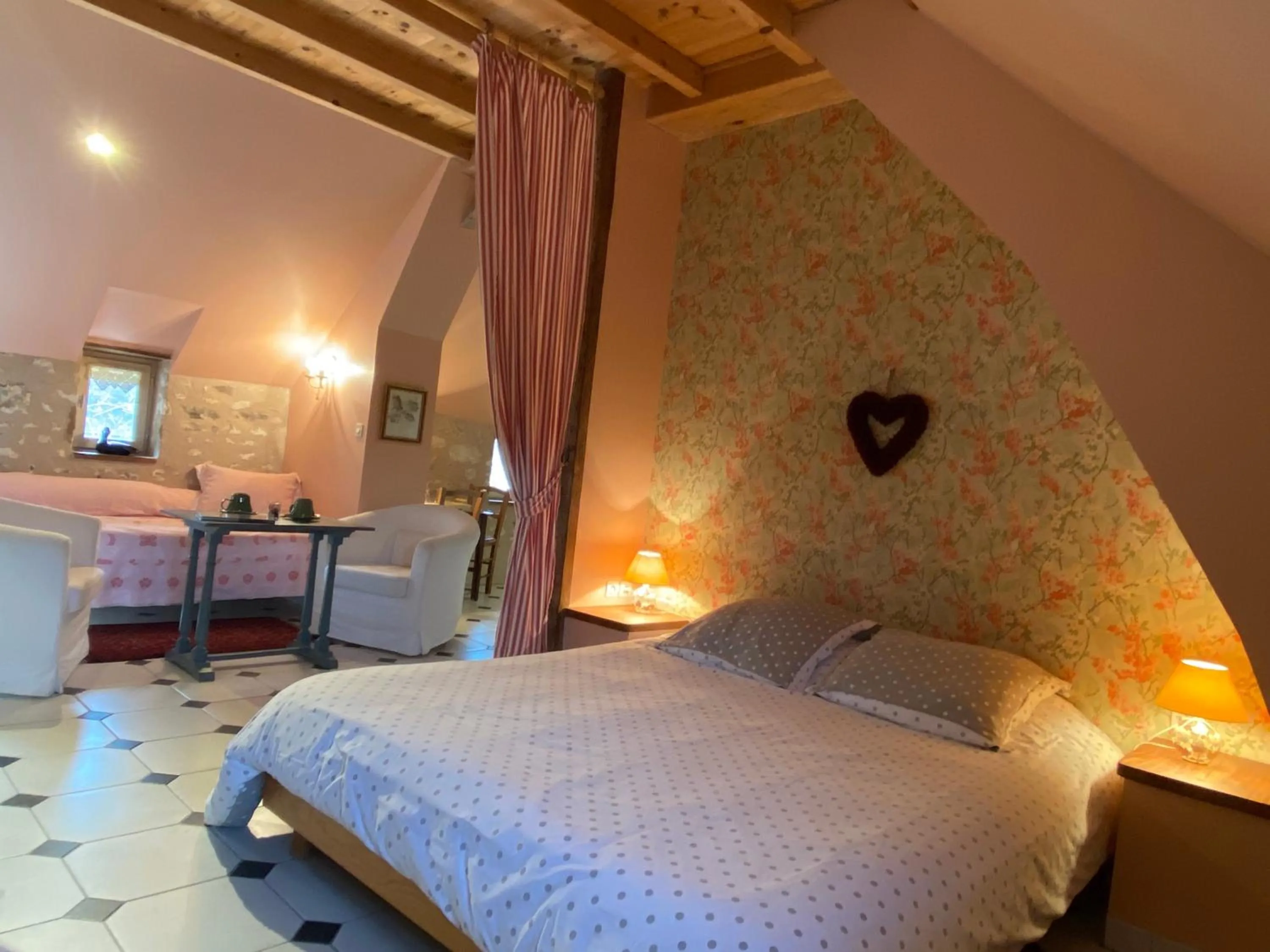 Bed in Chambres d'Hôtes Les Bournais - Le Clos Milady
