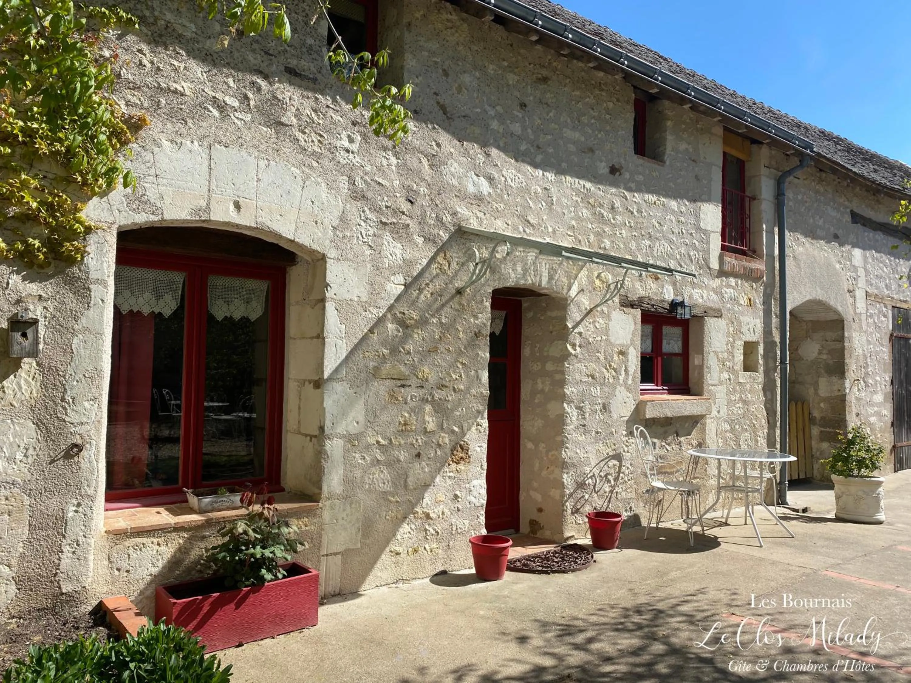 Property building in Chambres d'Hôtes Les Bournais - Le Clos Milady