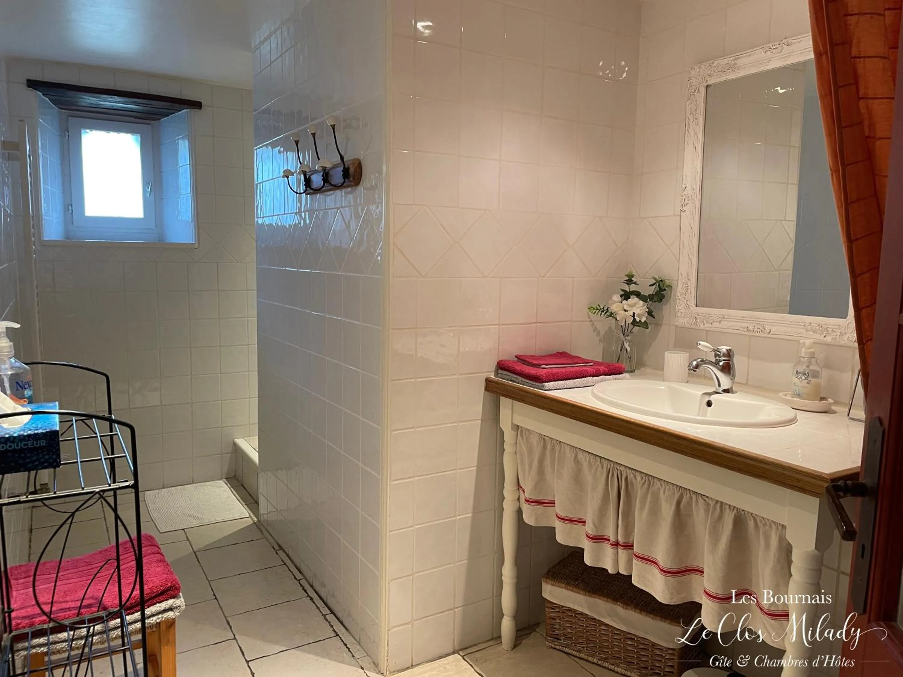 Shower in Chambres d'Hôtes Les Bournais - Le Clos Milady