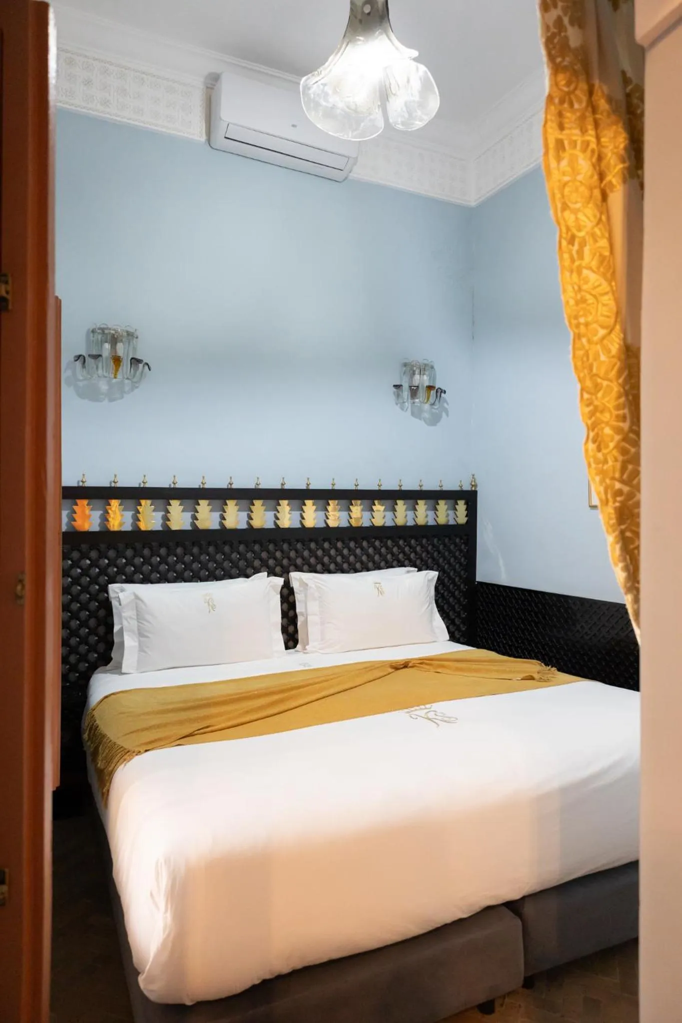 Bed in Riad Ksar Al Amal & Spa