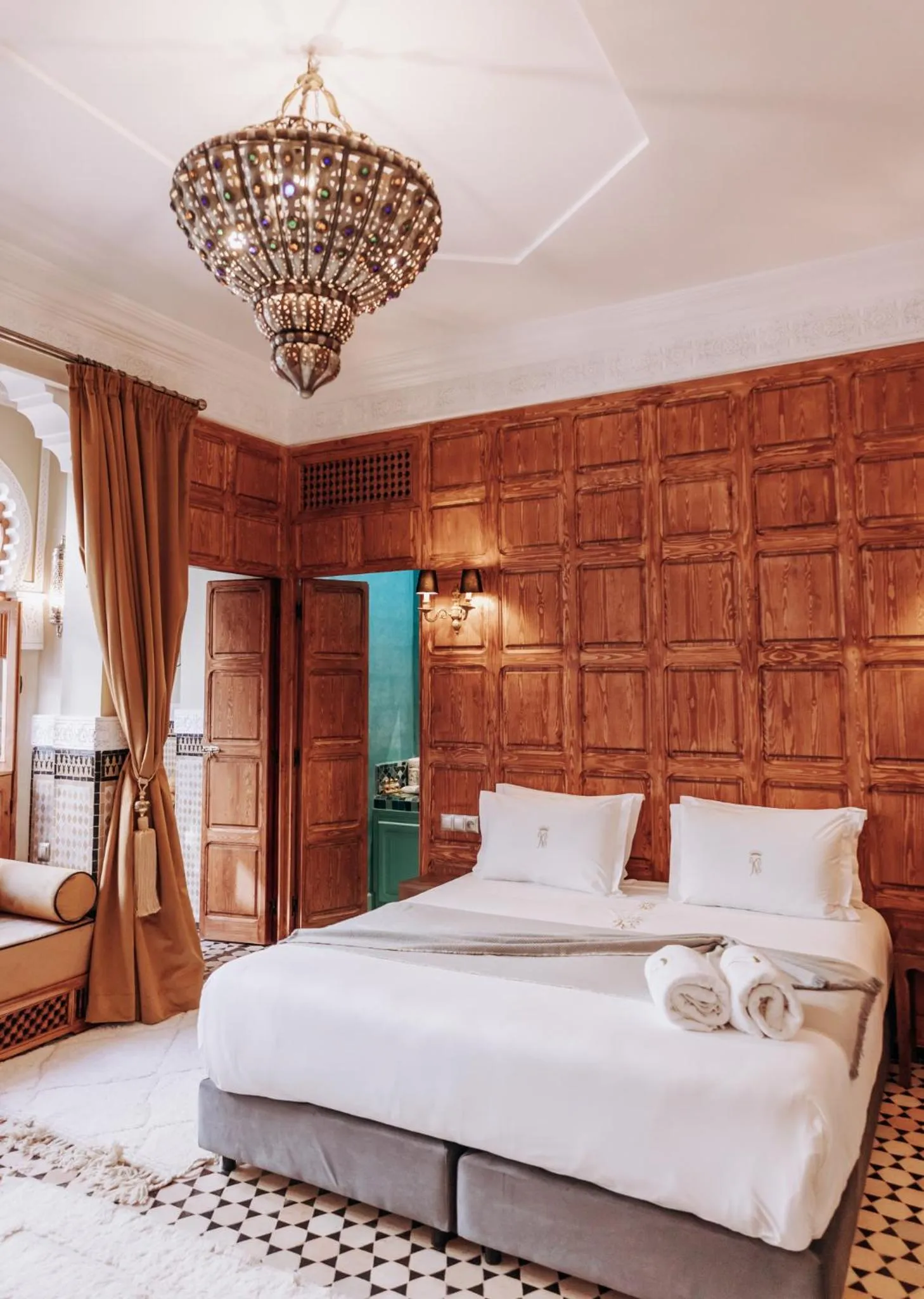 Bed in Riad Ksar Al Amal & Spa