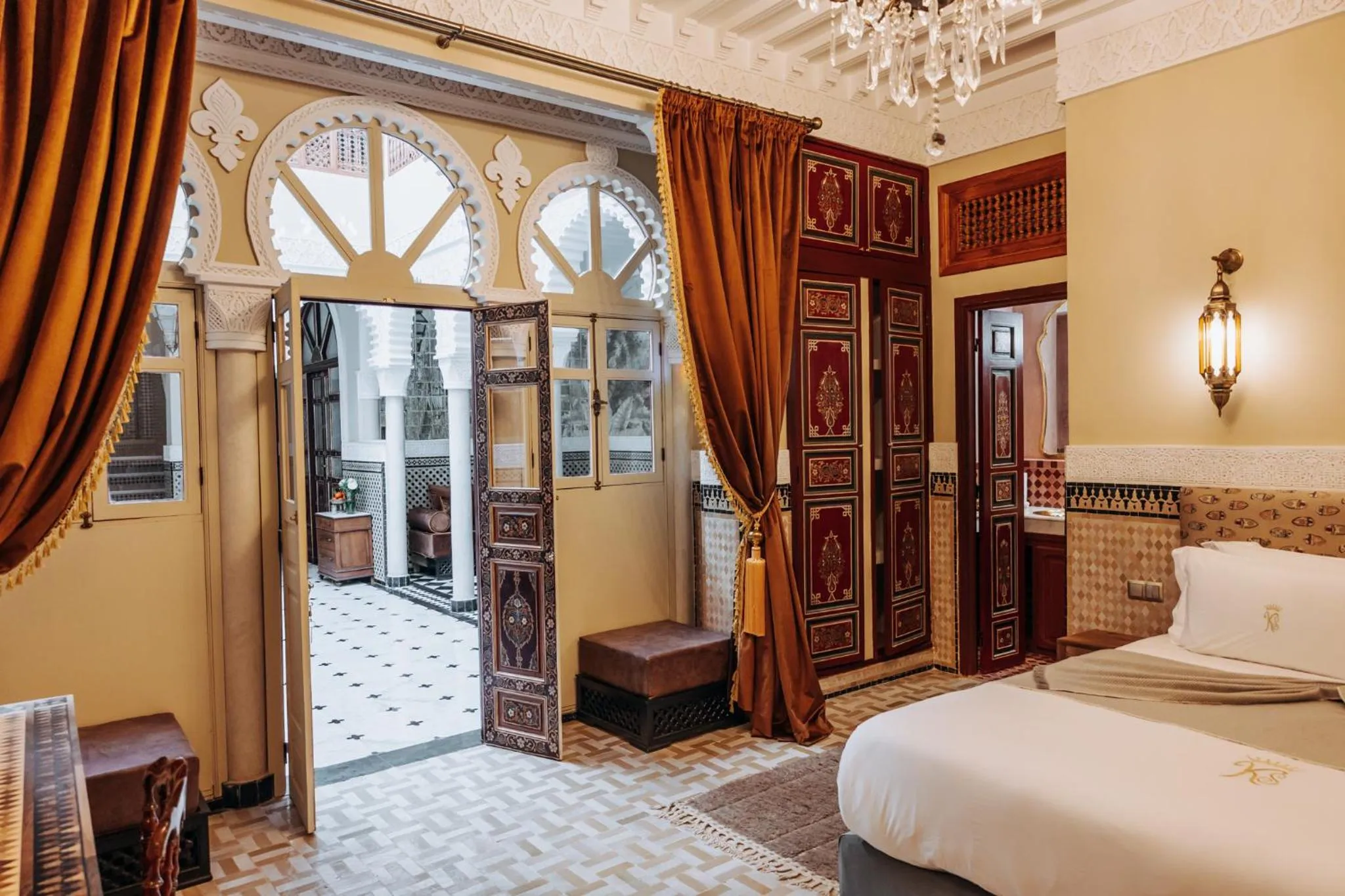 Bed in Riad Ksar Al Amal & Spa