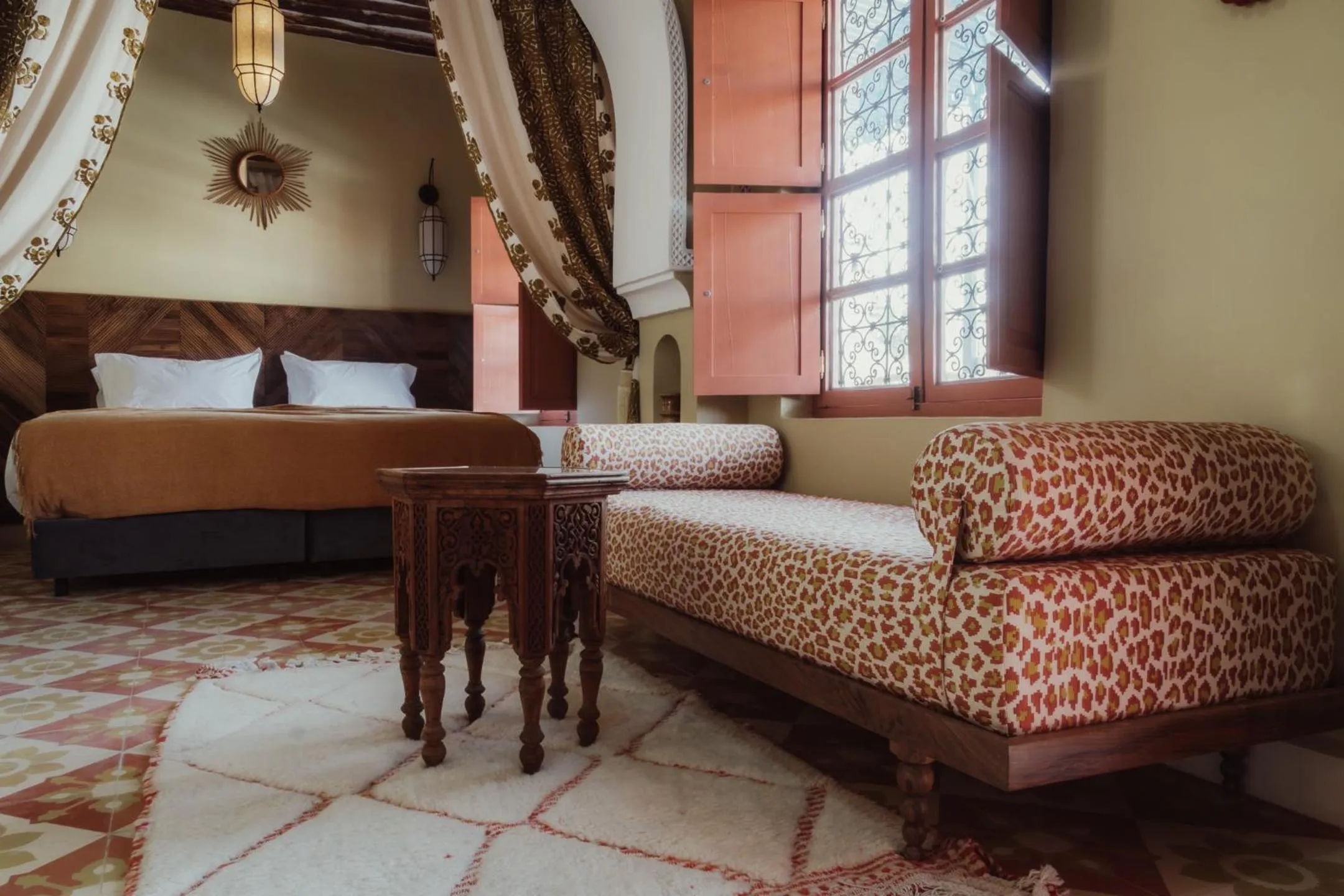 Living room, Bed in Riad Ksar Al Amal & Spa