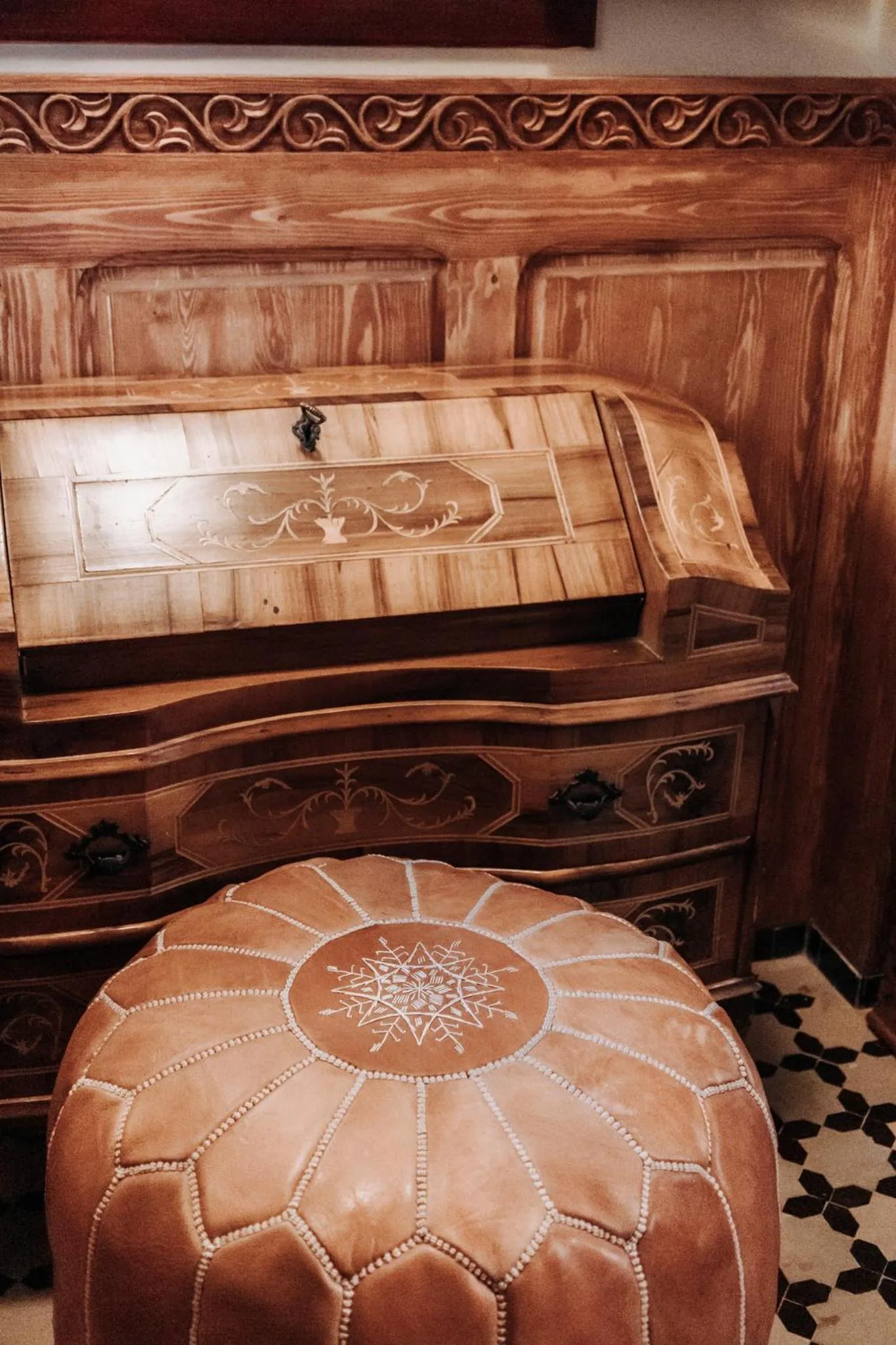 Decorative detail, Bed in Riad Ksar Al Amal & Spa