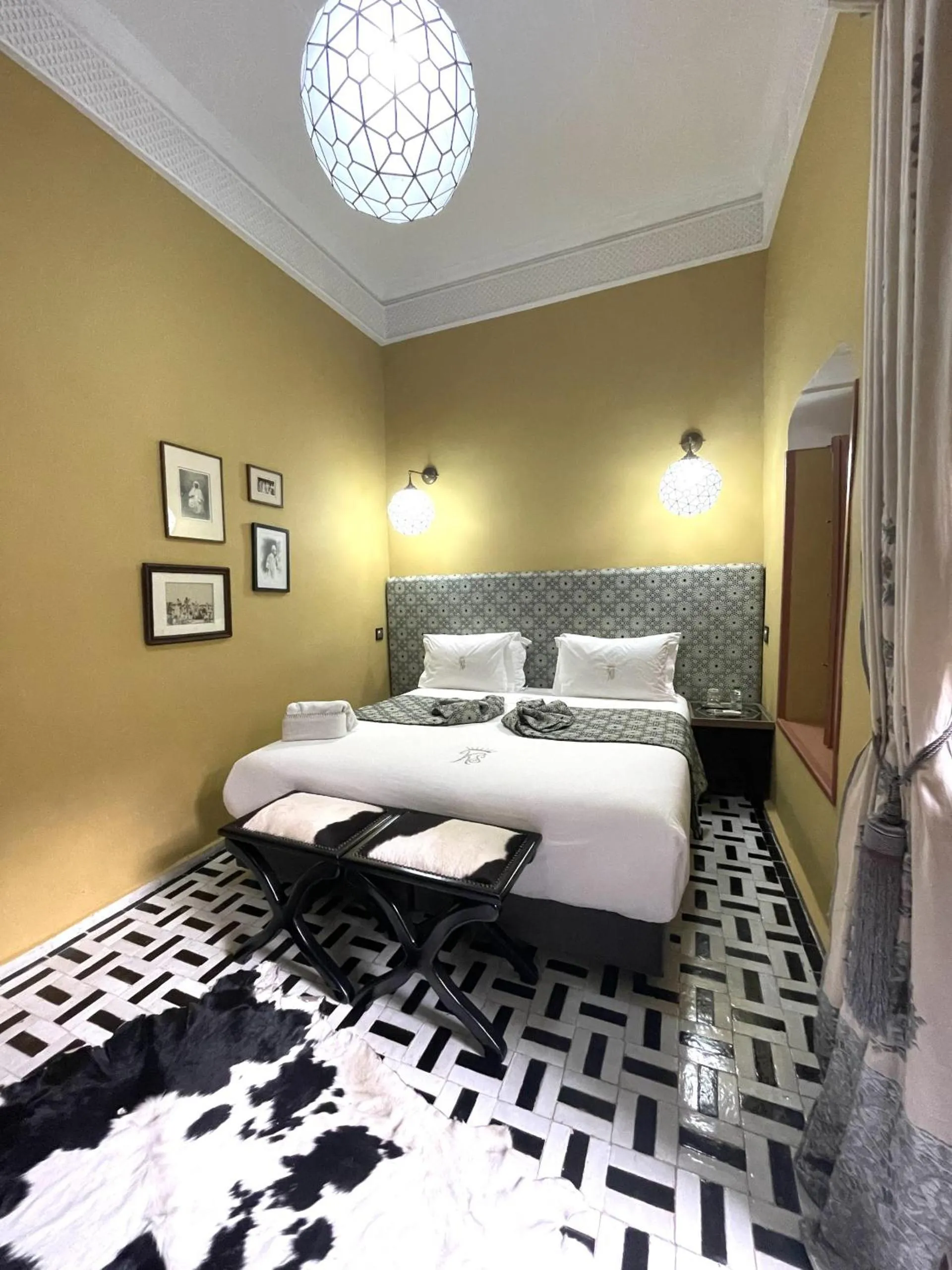 Bed in Riad Ksar Al Amal & Spa