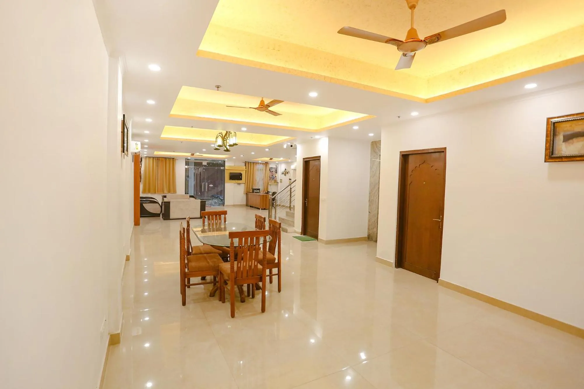 Restaurant/places to eat in FabExpress Taj Residency - Nr Yashobhoomi Convention Centre