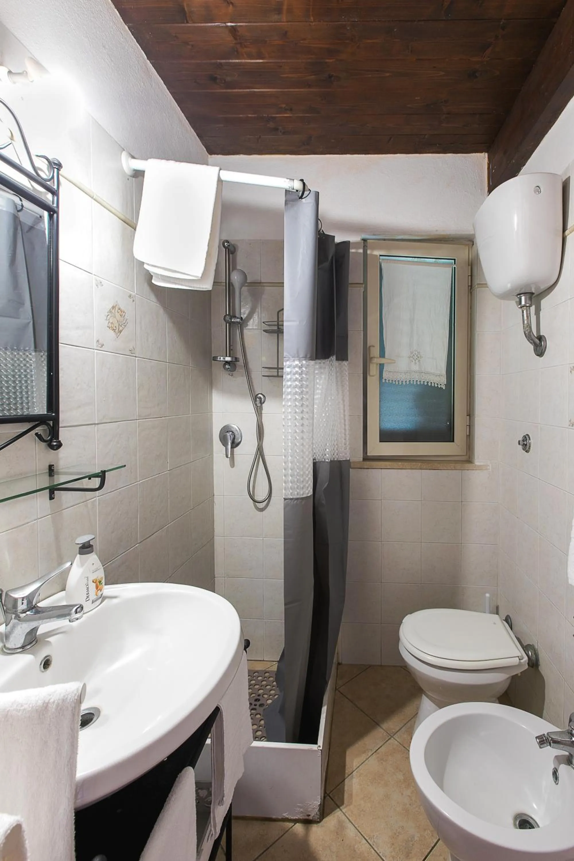 Bathroom in Agriturismo Torre Flavia