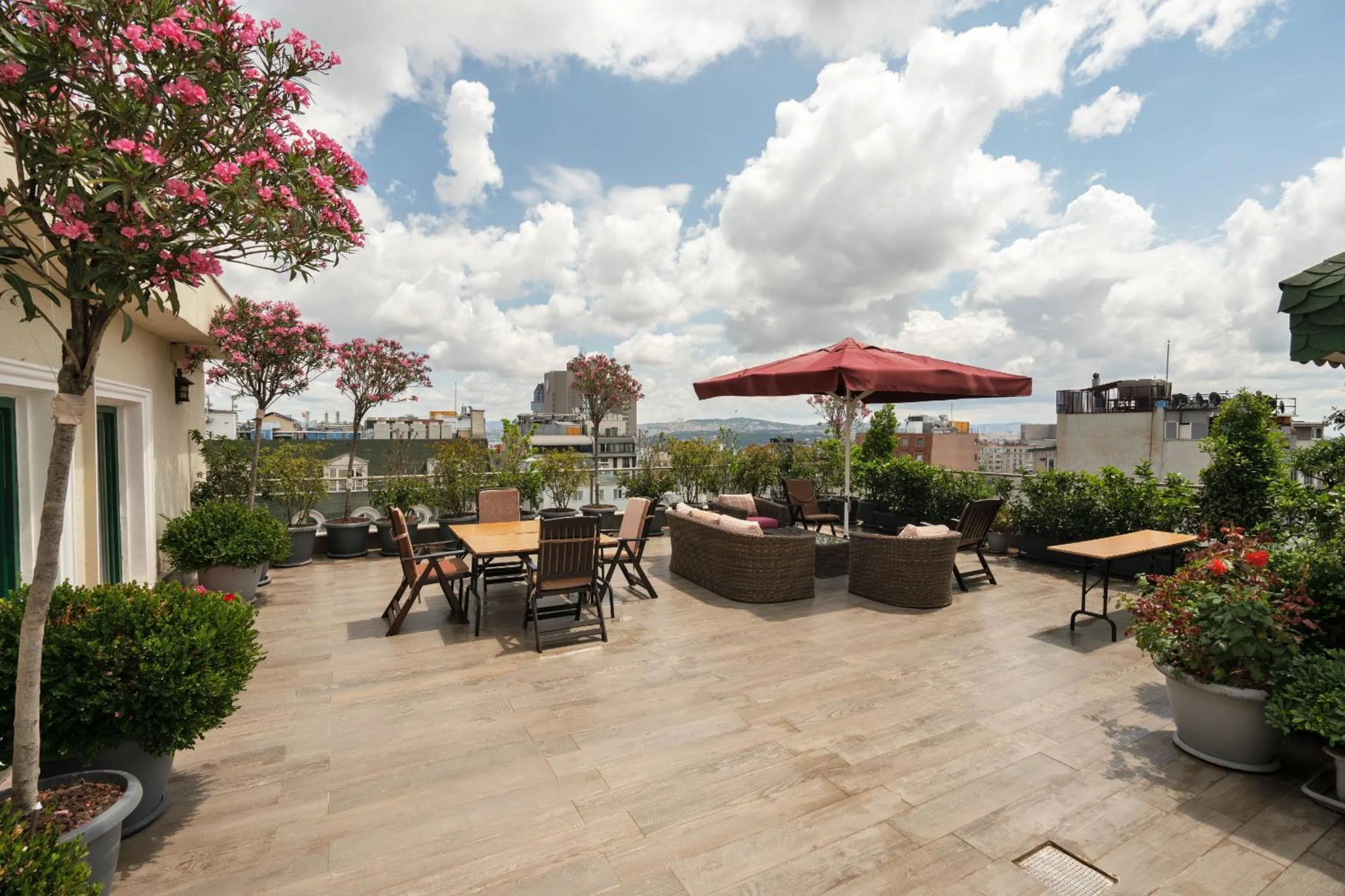 Balcony/Terrace in The Green Park Taksim