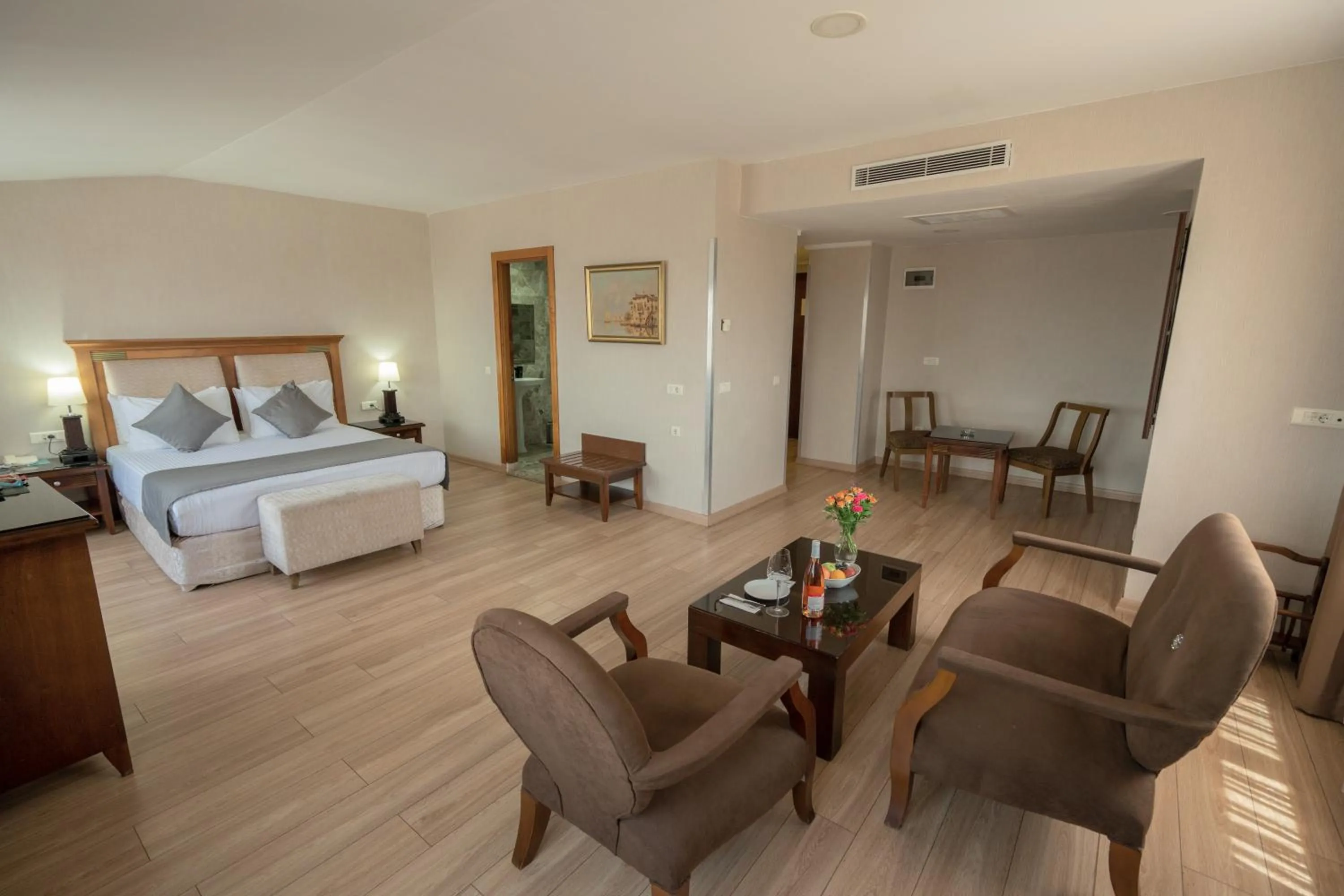 Bed in The Green Park Taksim