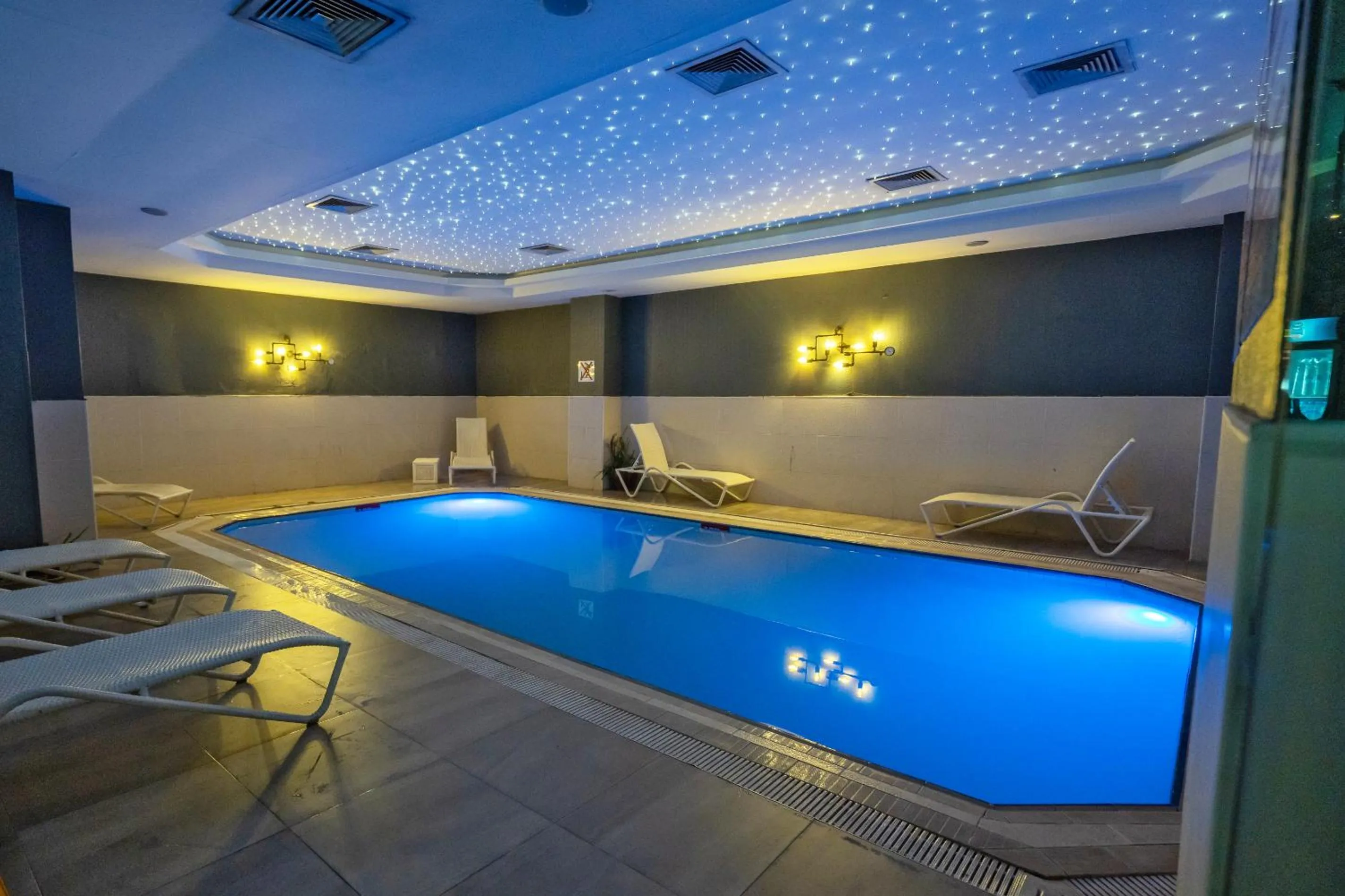 Swimming pool in The Green Park Taksim