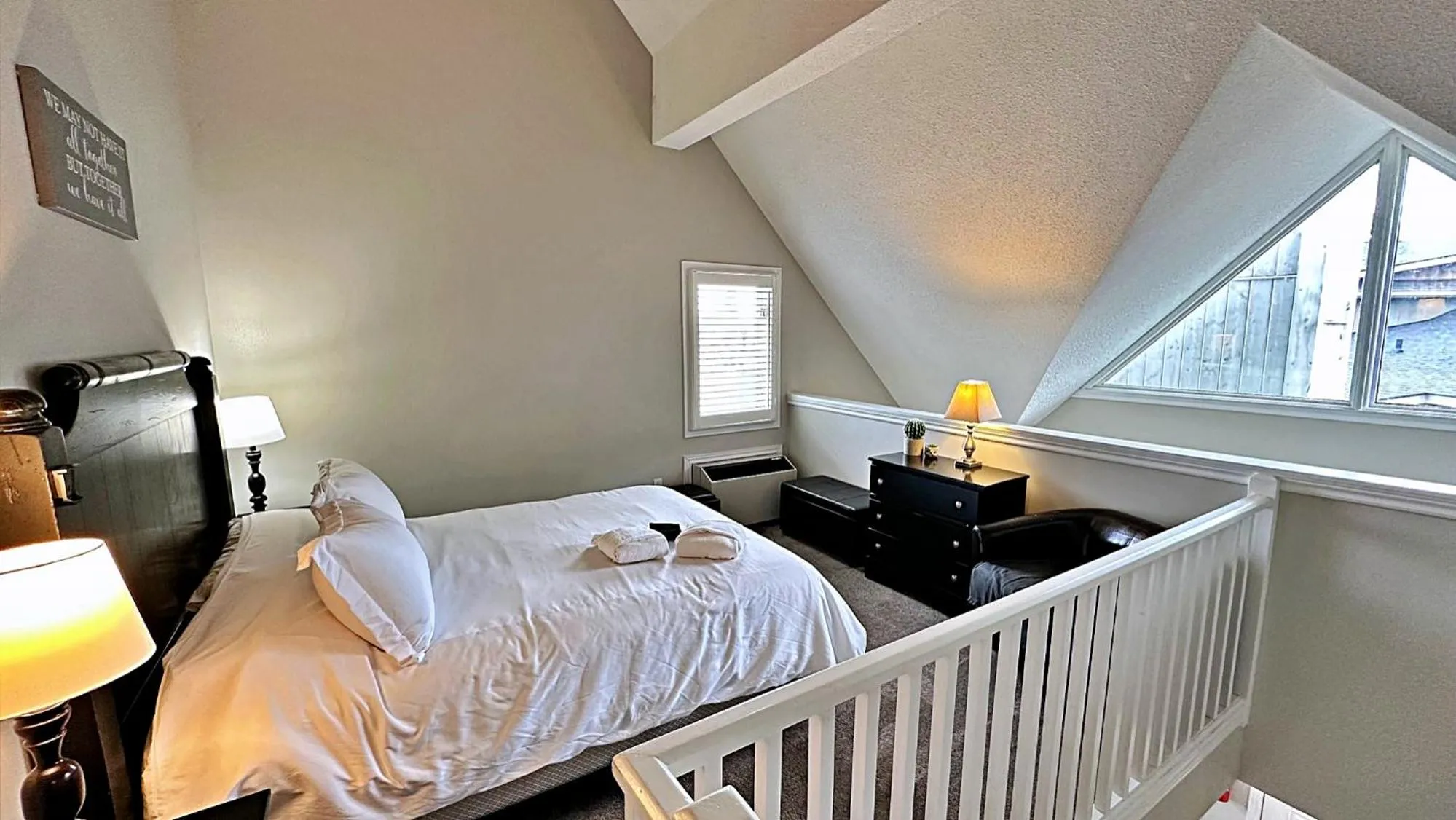 Bed in Freshly Upgraded Cozy Loft @ North Creek Resort