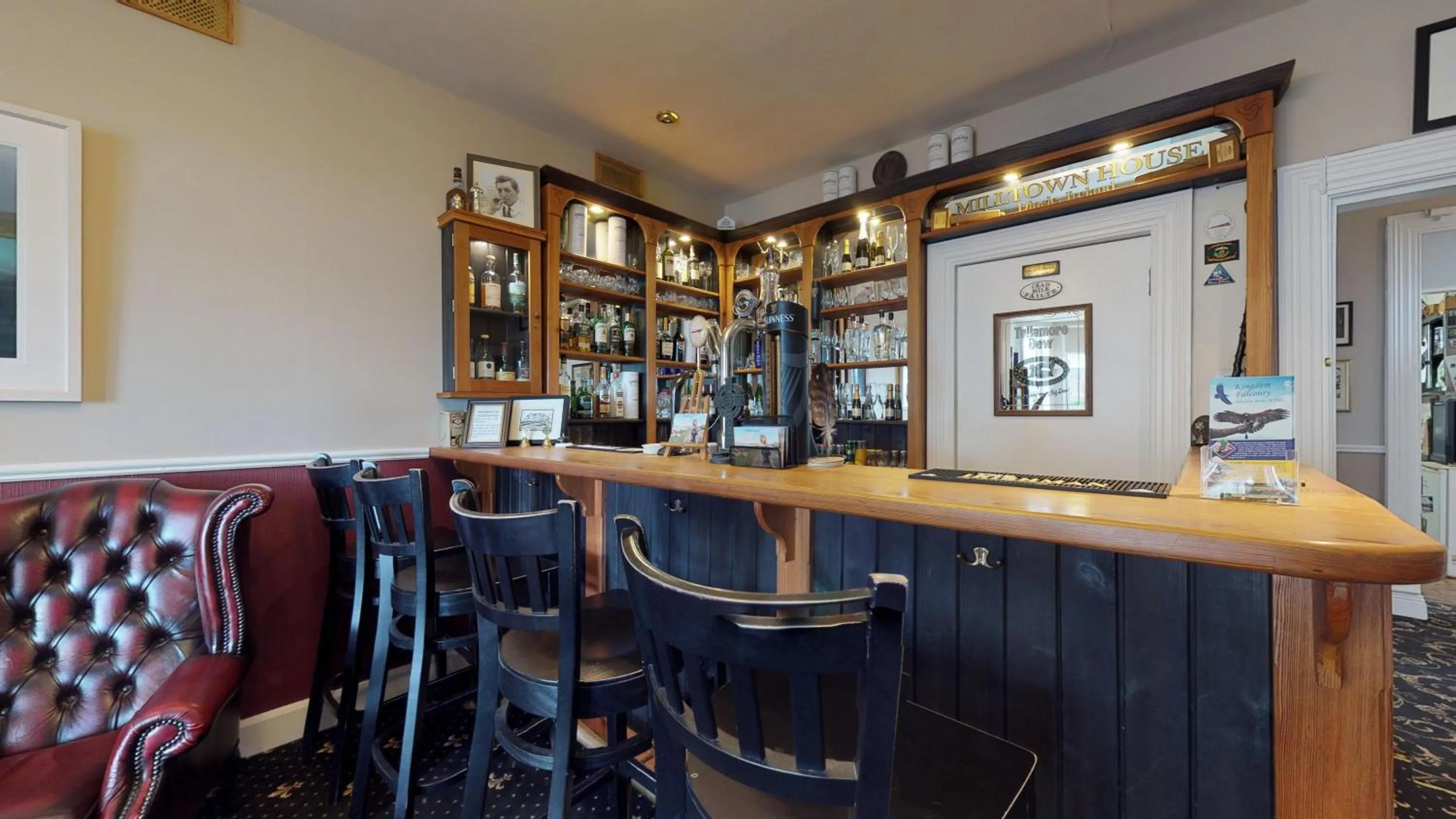 Lounge or bar in Milltown House Dingle