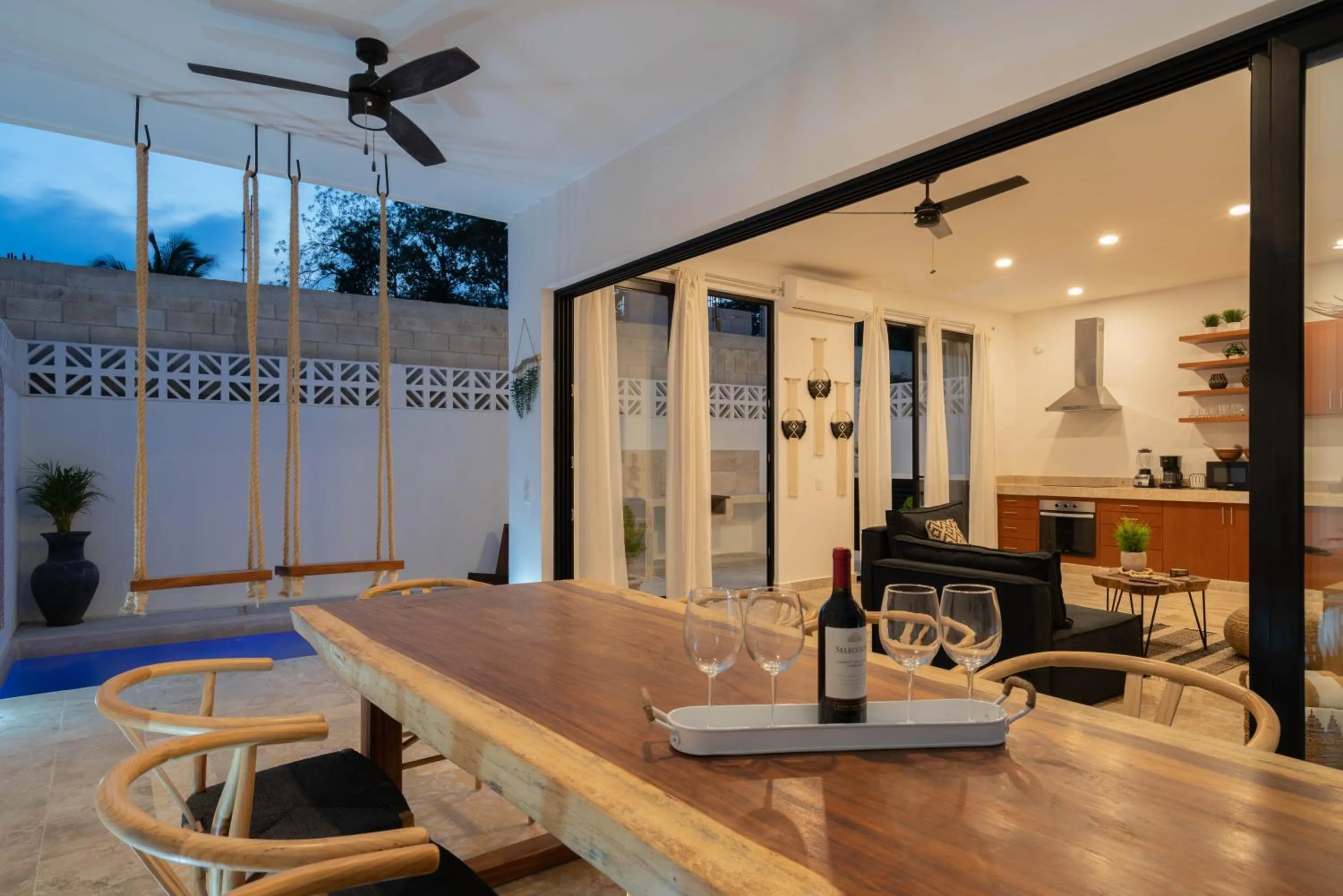 Dining area in Tulum Cozy 3 Bedrooms Townhome-Centrally Located-Gated-WIFI