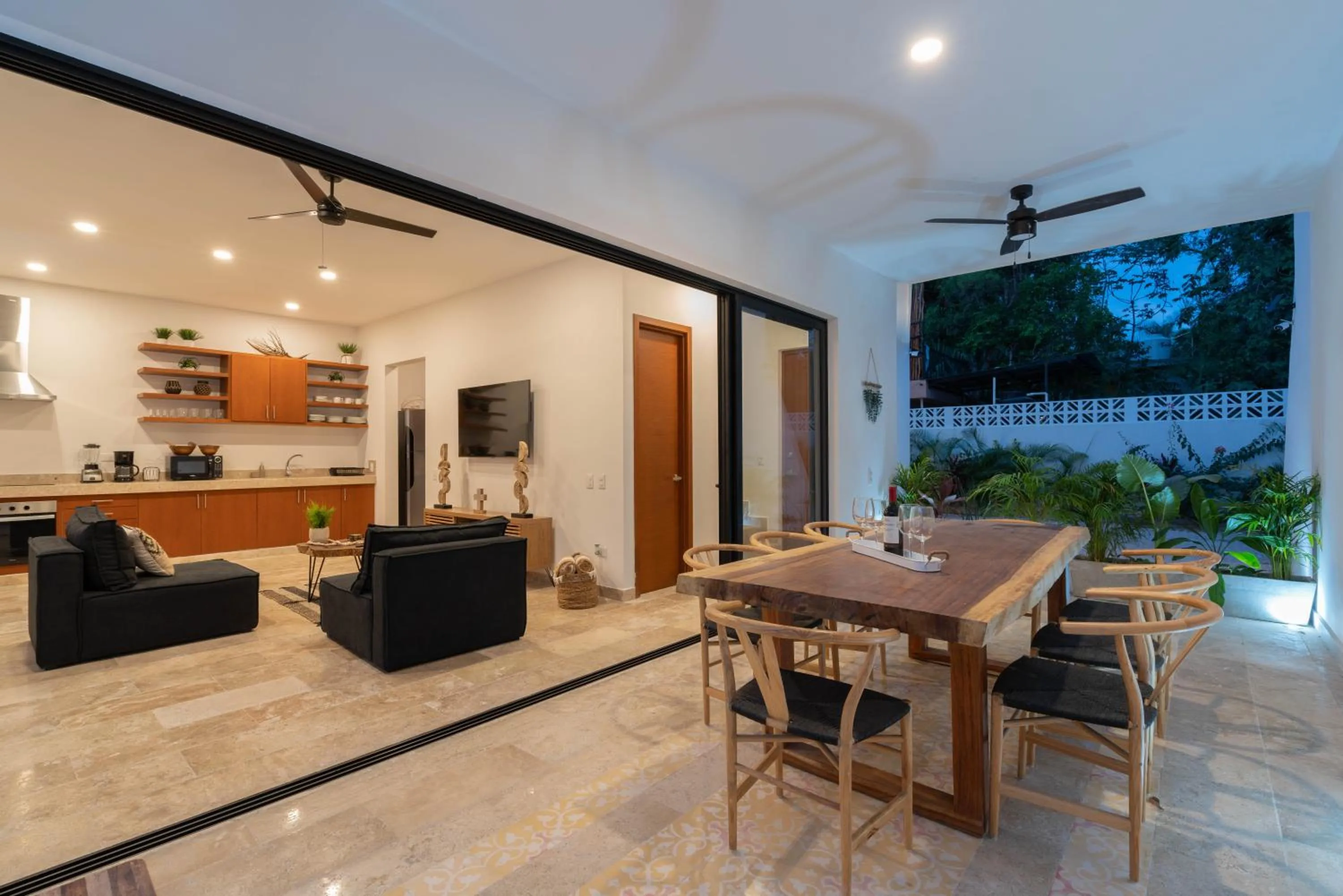 Dining area in Tulum Cozy 3 Bedrooms Townhome-Centrally Located-Gated-WIFI