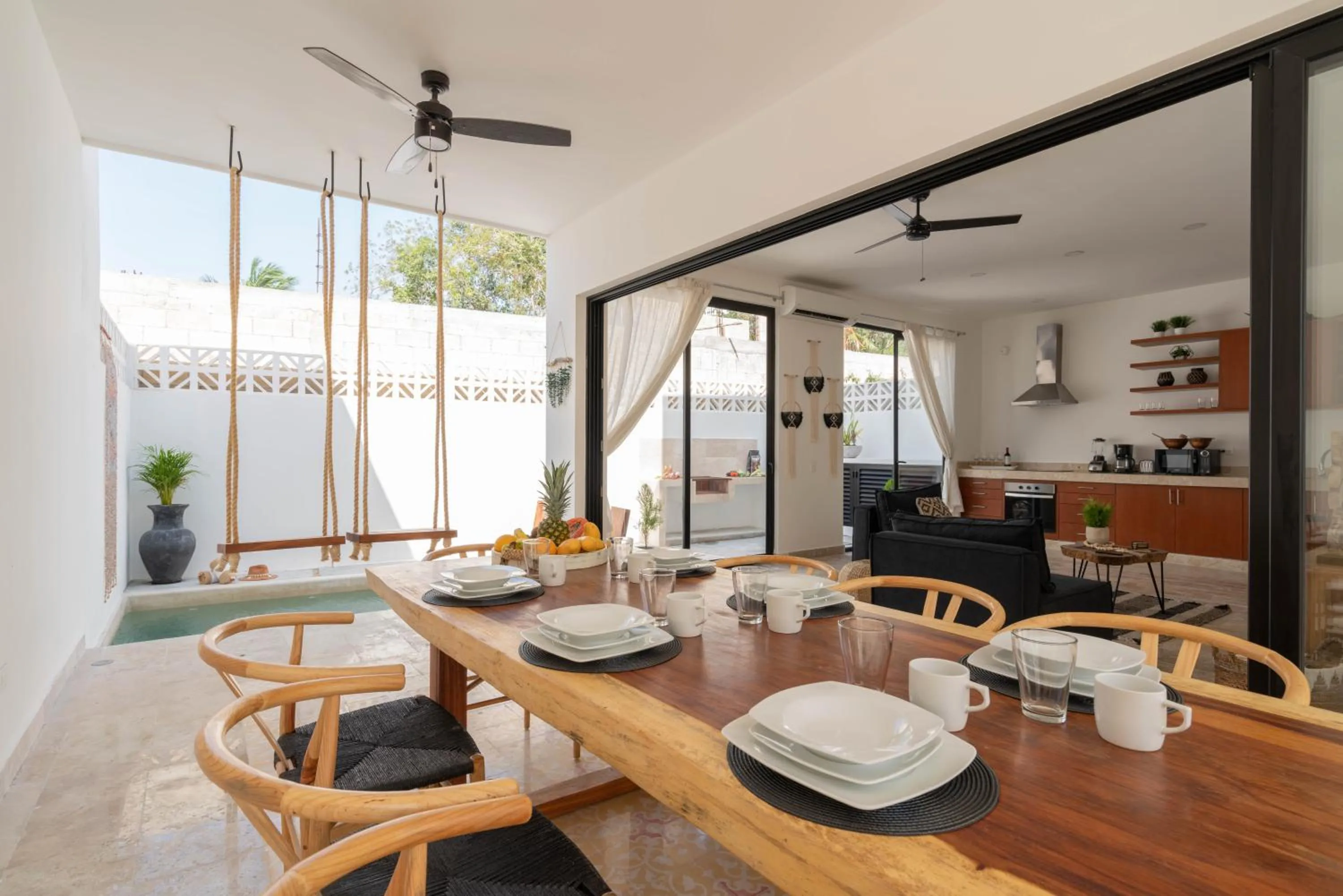 Kitchen or kitchenette in Tulum Cozy 3 Bedrooms Townhome-Centrally Located-Gated-WIFI